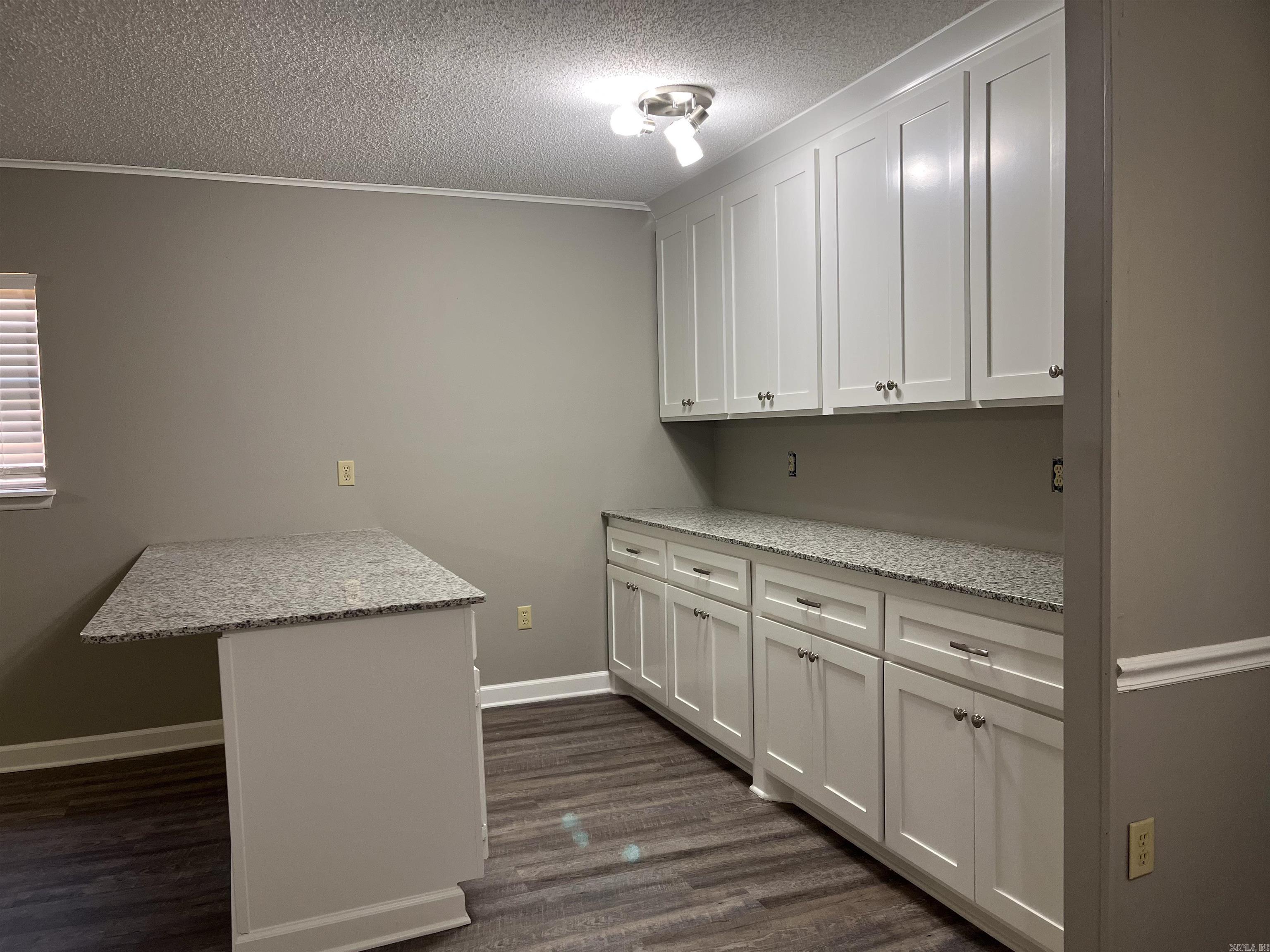 2411  Broadview  Conway, AR
