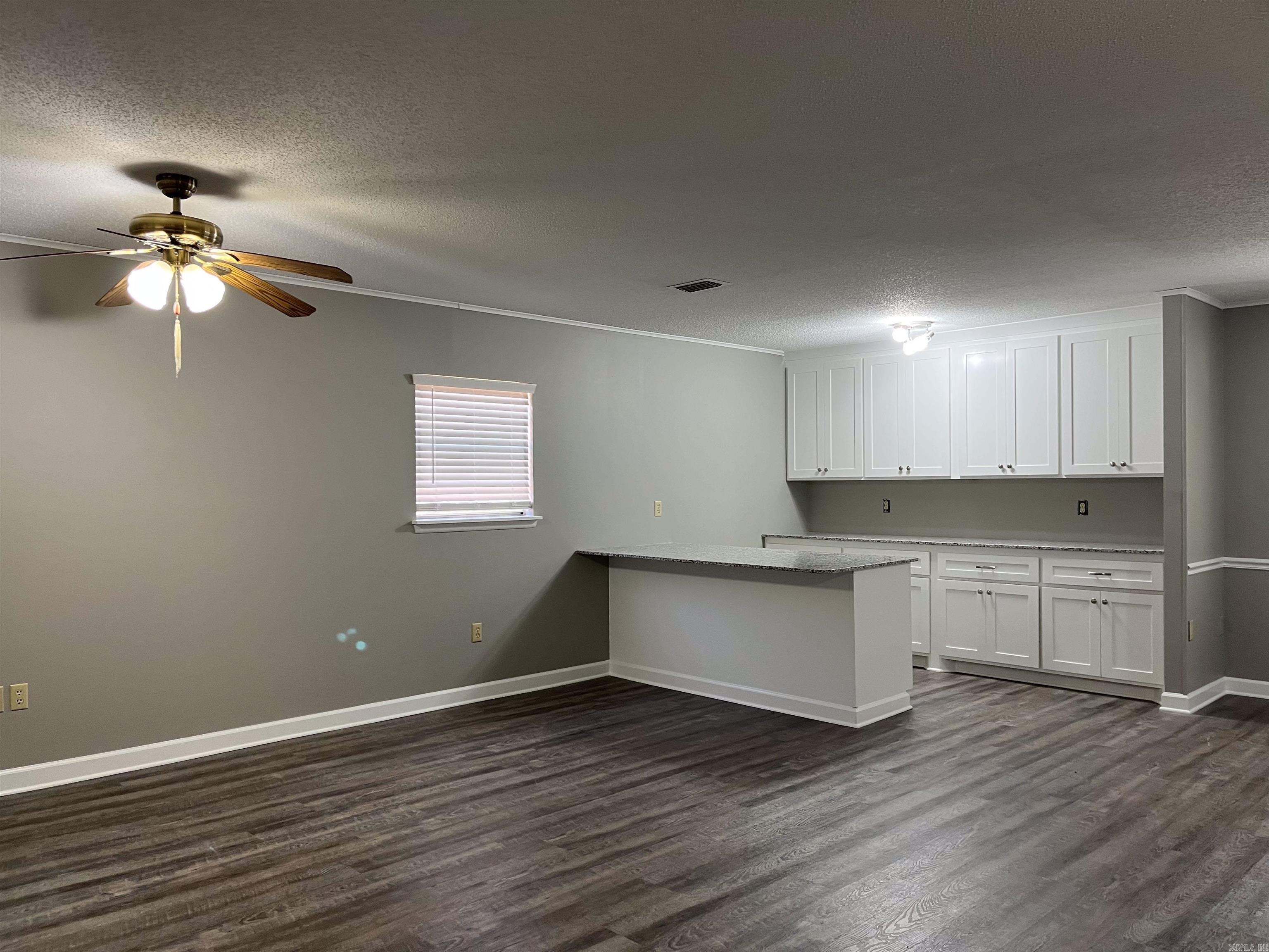 2411  Broadview  Conway, AR