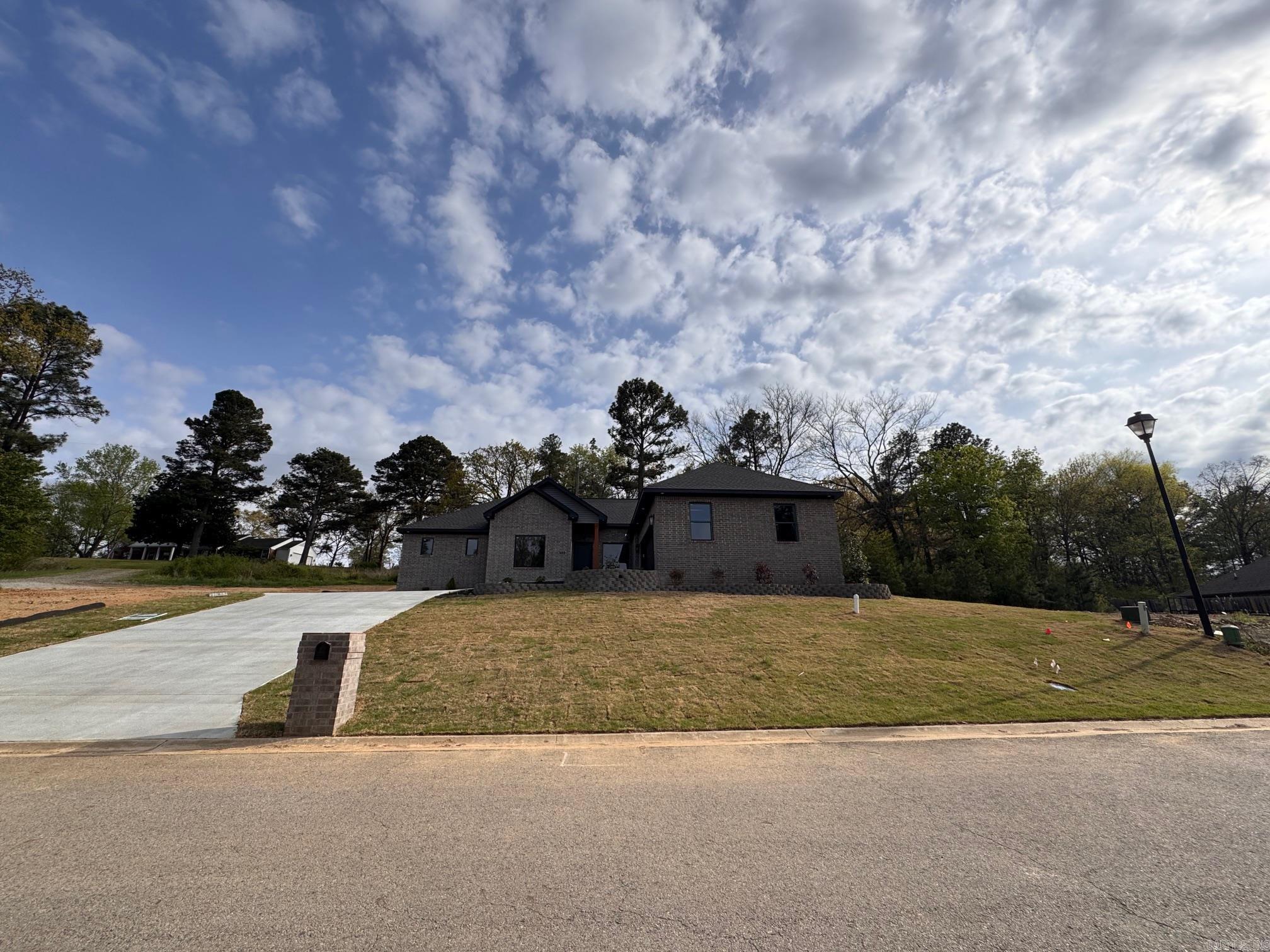 614 Adamson Searcy, AR 72143