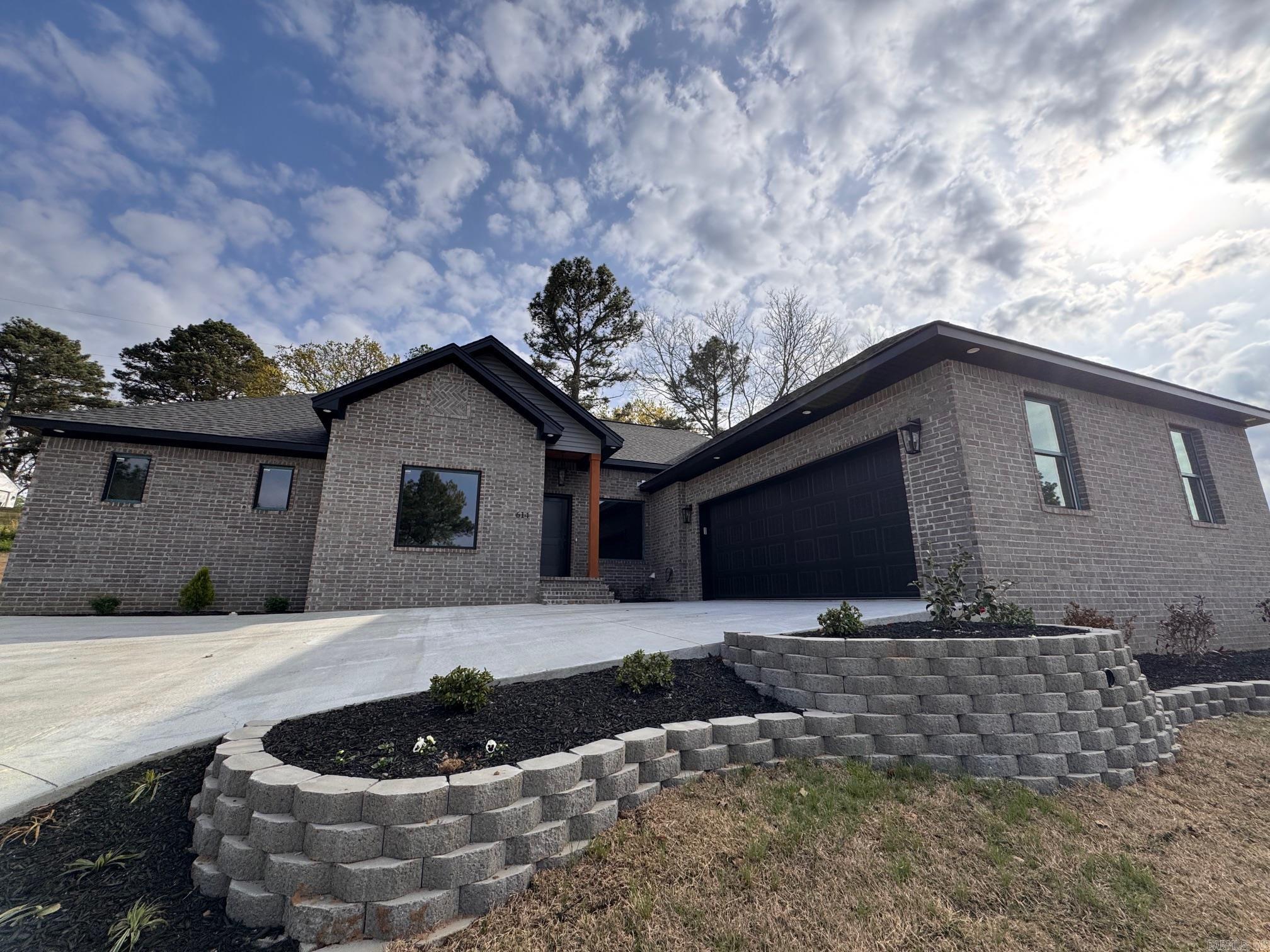 614 Adamson Searcy, AR 72143