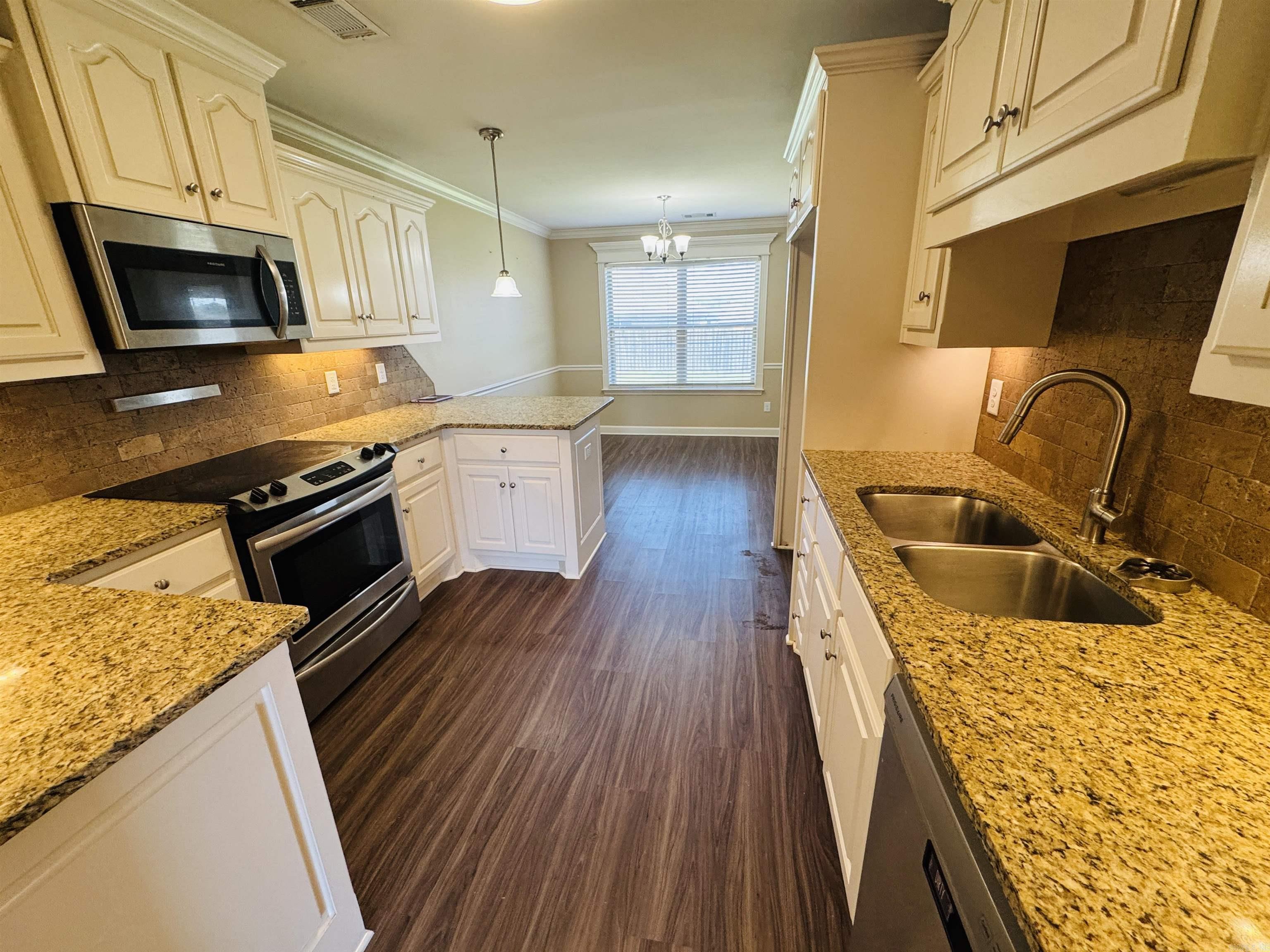 5112 DeQunicy Drive Jacksonville, AR 72076