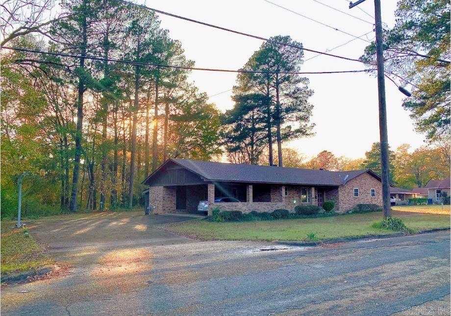 447  Pierce  Camden, AR