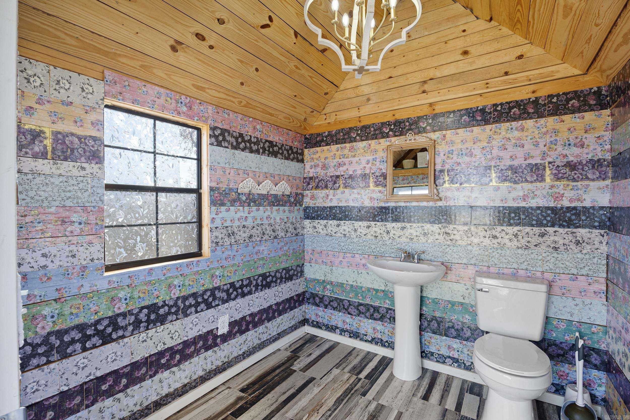 1118 Private Road 2648  Lamar, AR