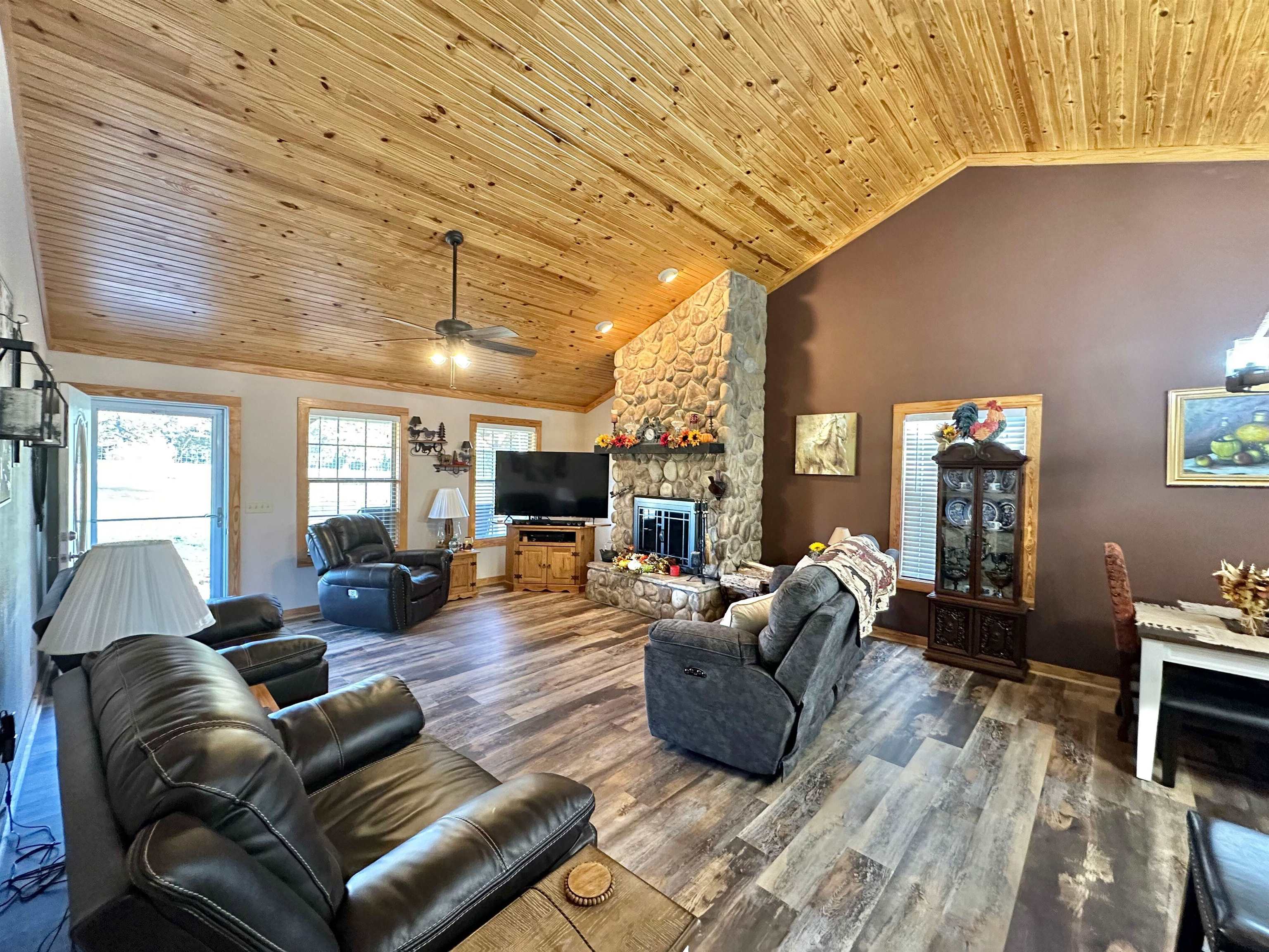 8997  Highway 9  Mountain View, AR