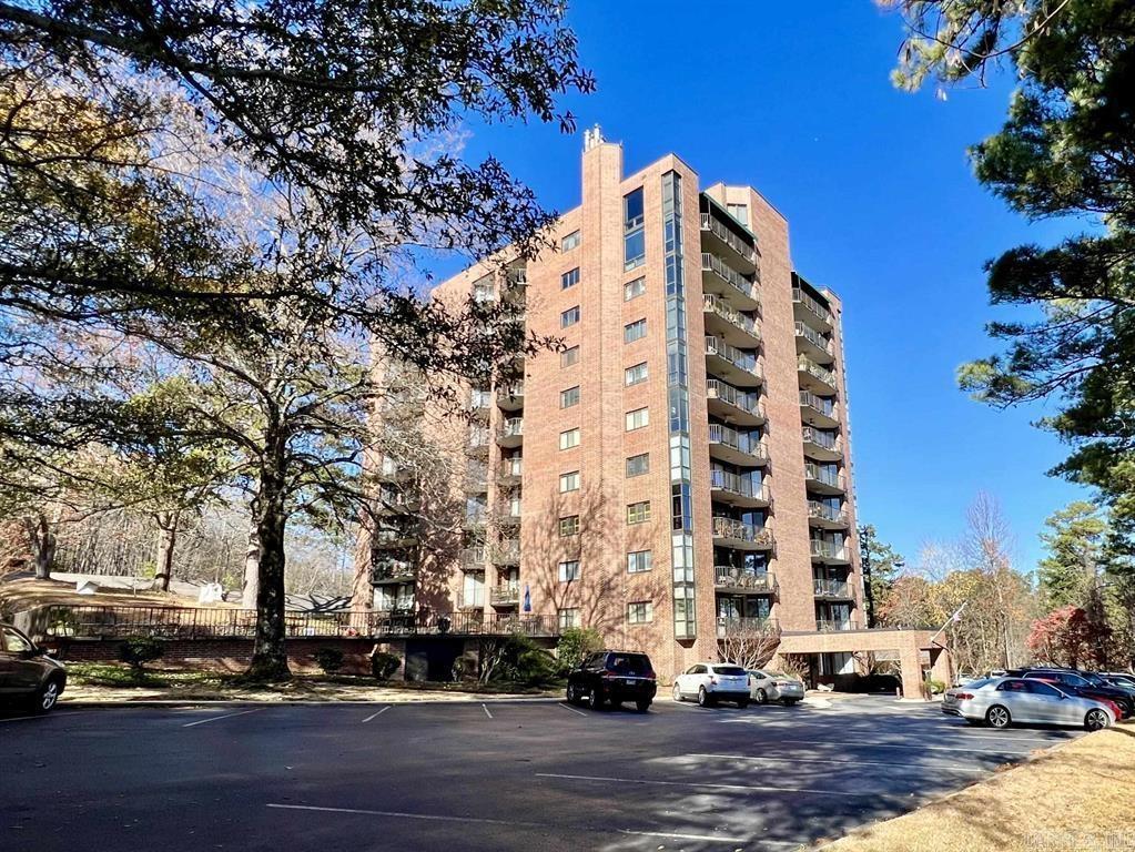 1  Treetops Lane, Apt 203  Little Rock, AR