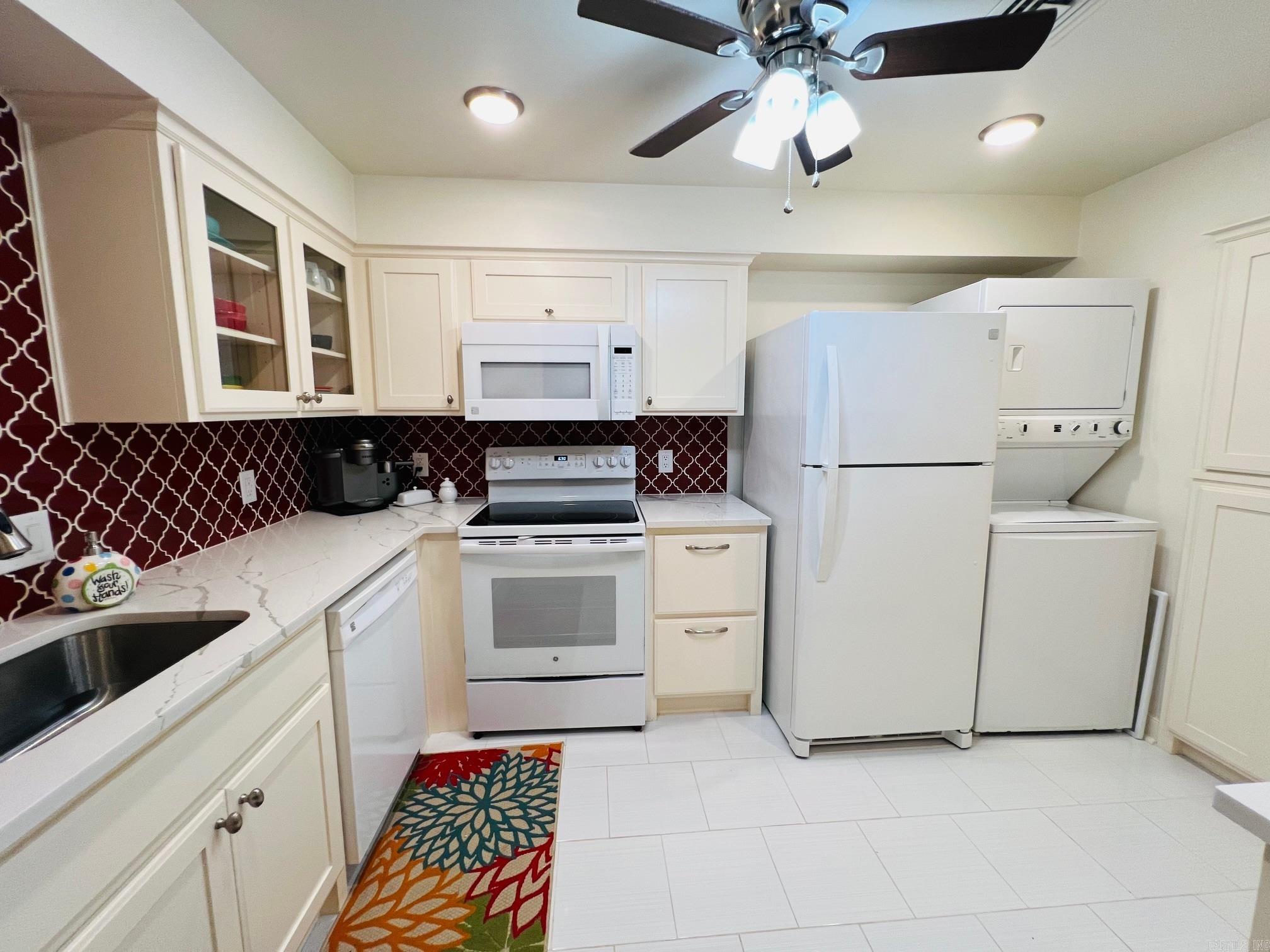 1  Treetops Lane, Apt 203  Little Rock, AR