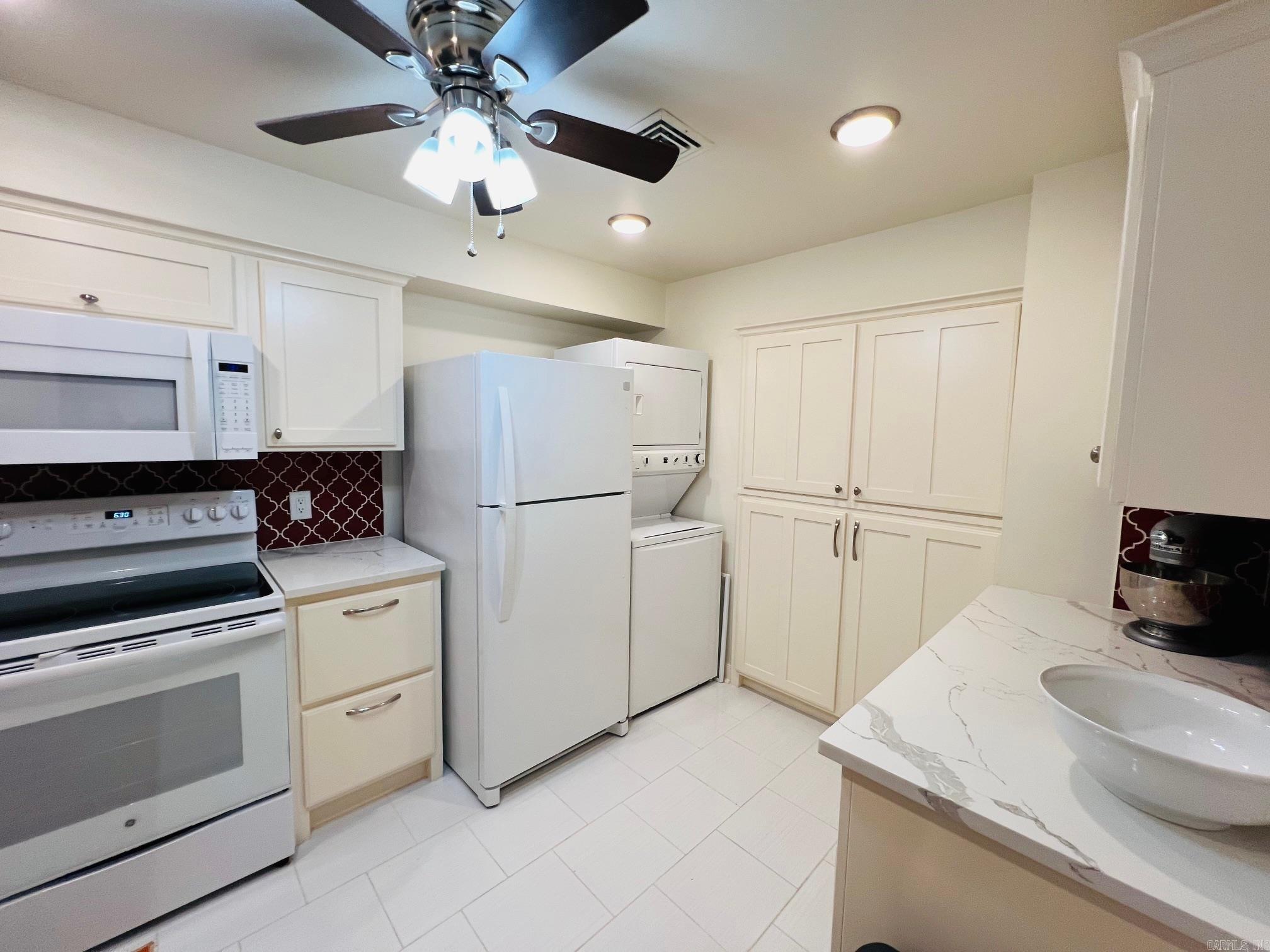 1  Treetops Lane, Apt 203  Little Rock, AR