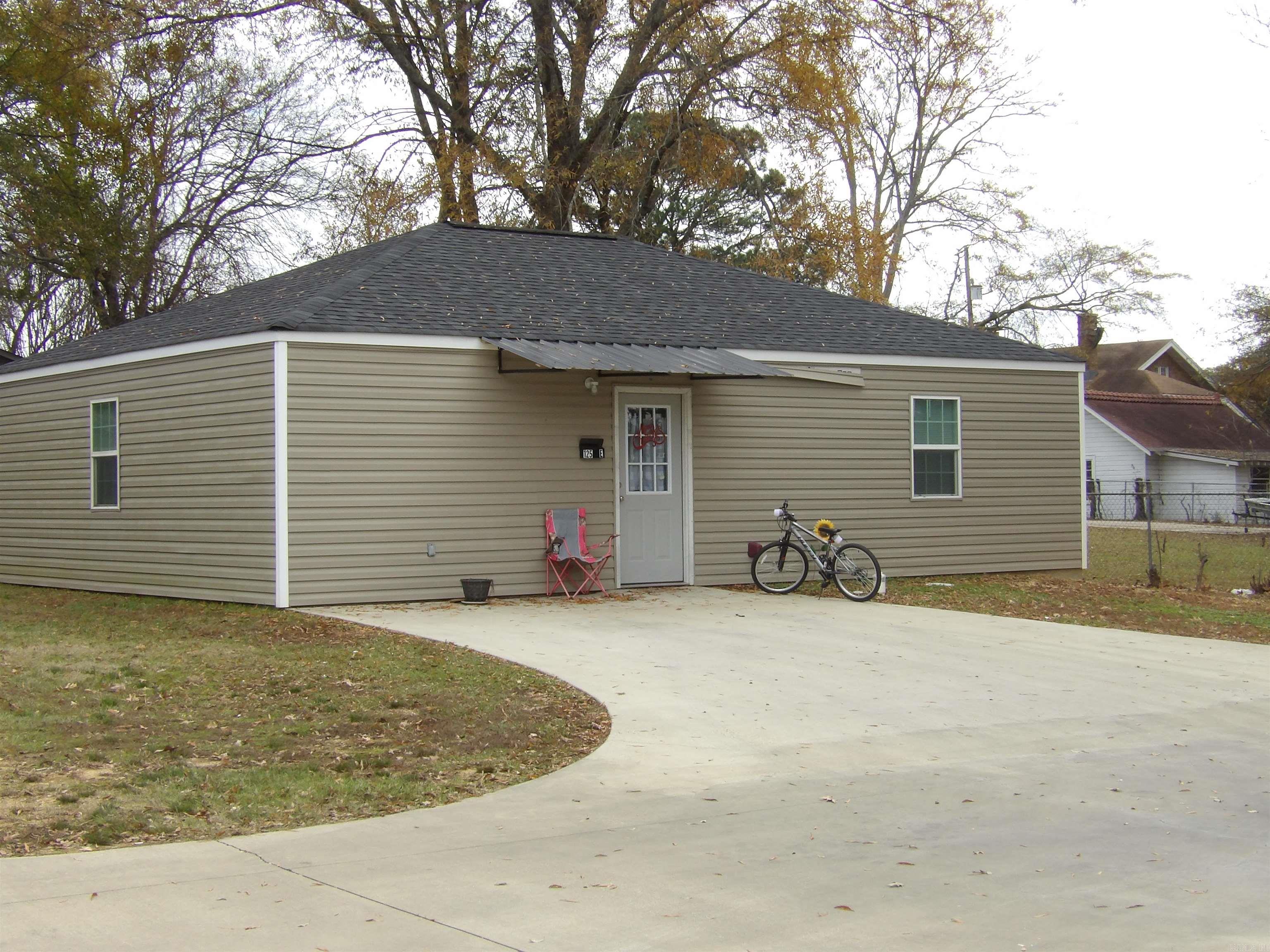 125 W Jackson  Monticello, AR
