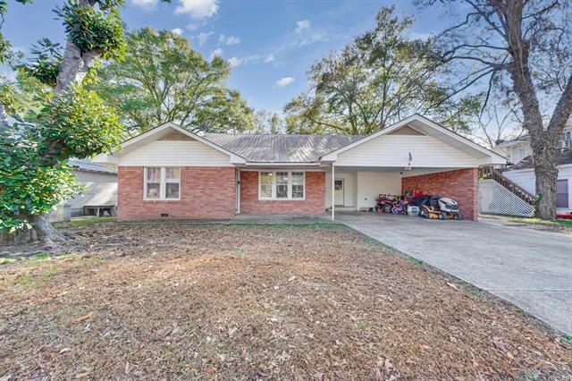 715 W Stilwell  De Queen, AR