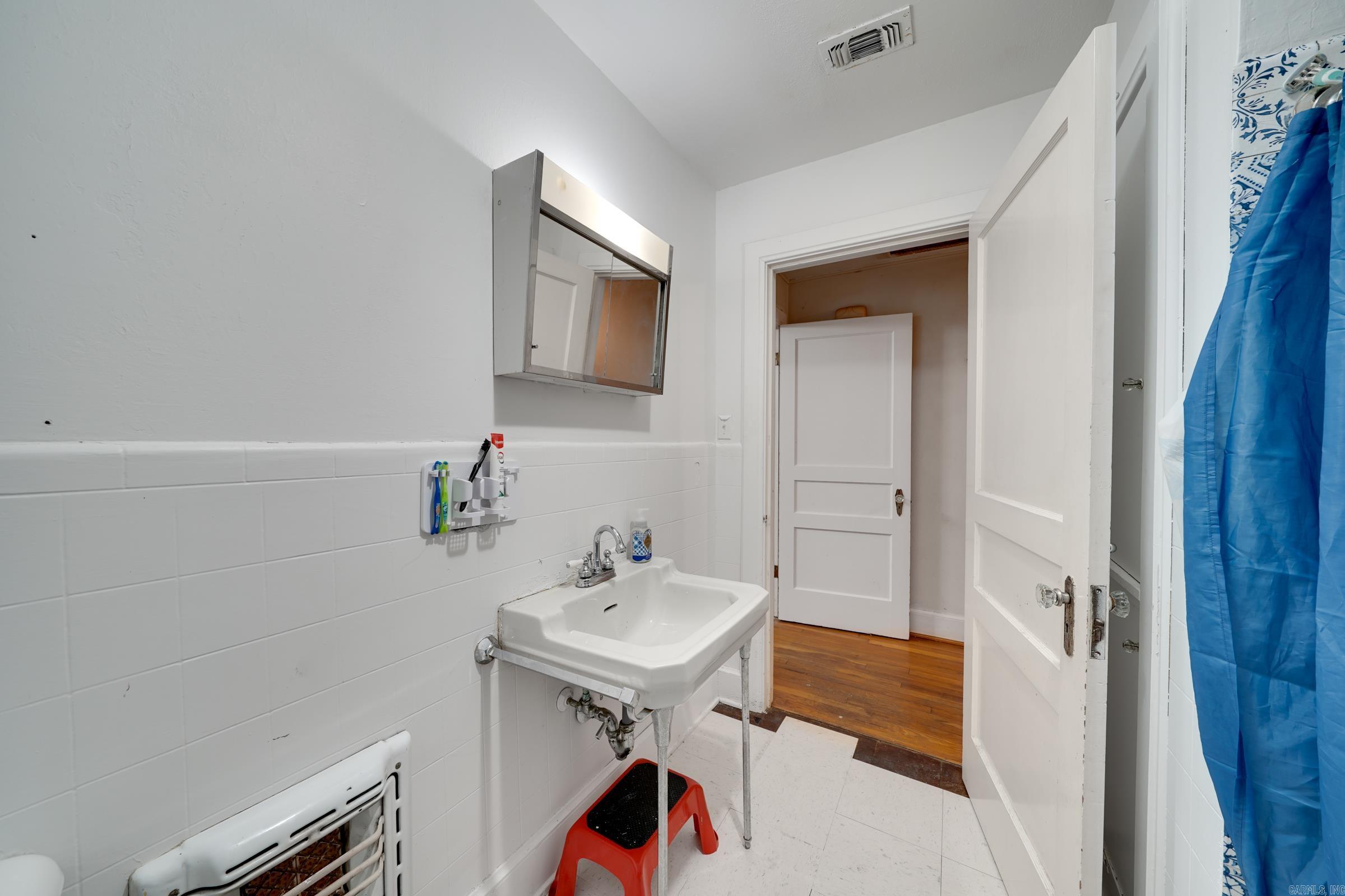 715 W Stilwell  De Queen, AR