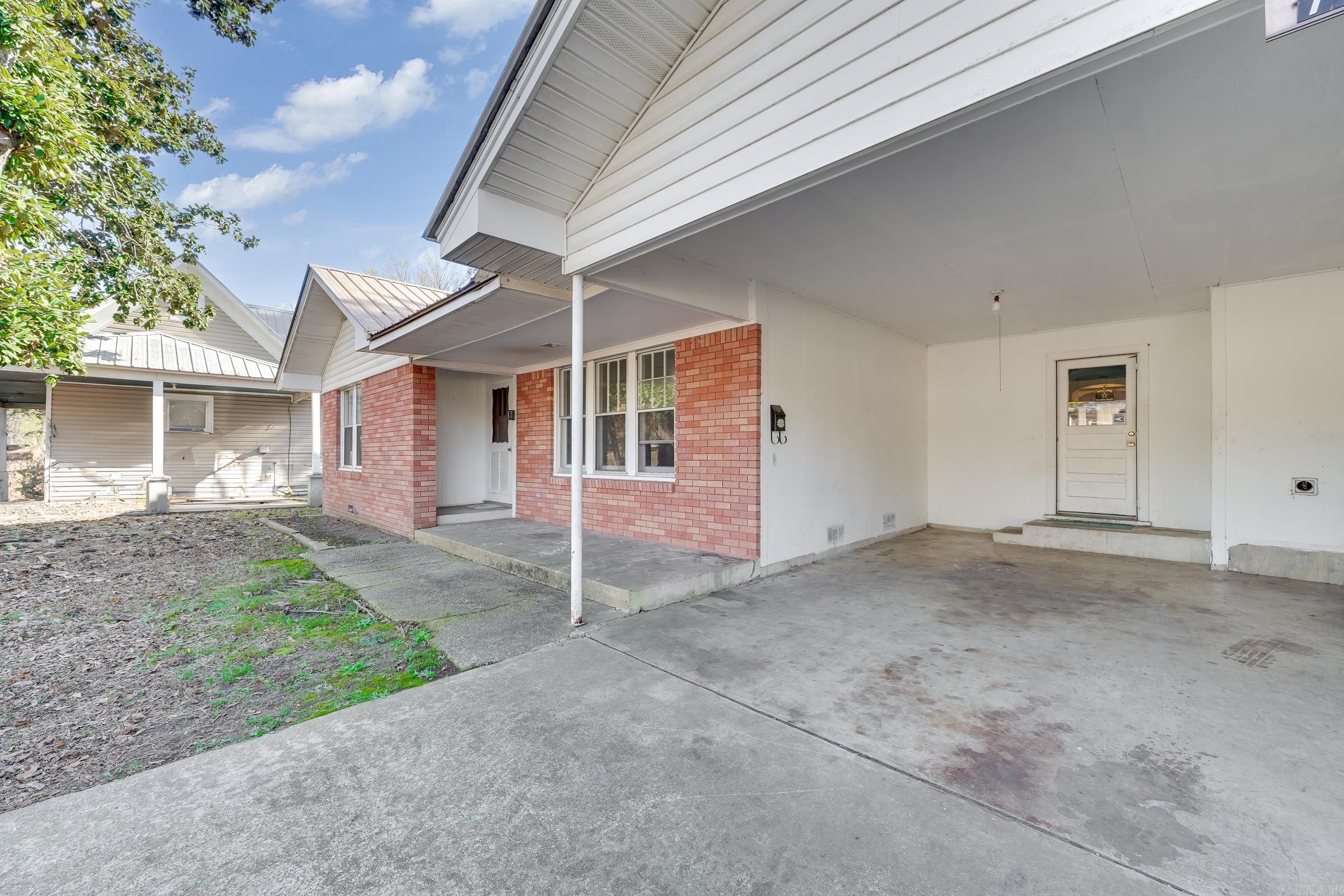 715 W Stilwell  De Queen, AR