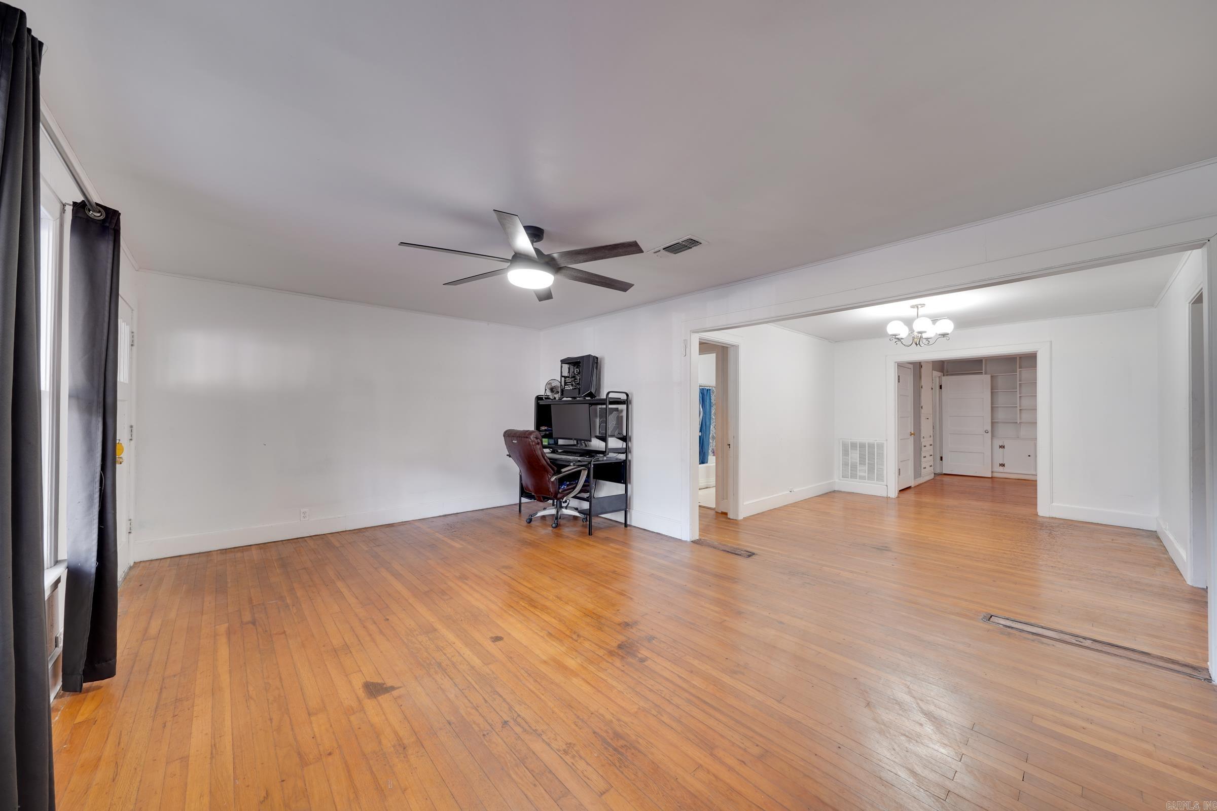 715 W Stilwell  De Queen, AR