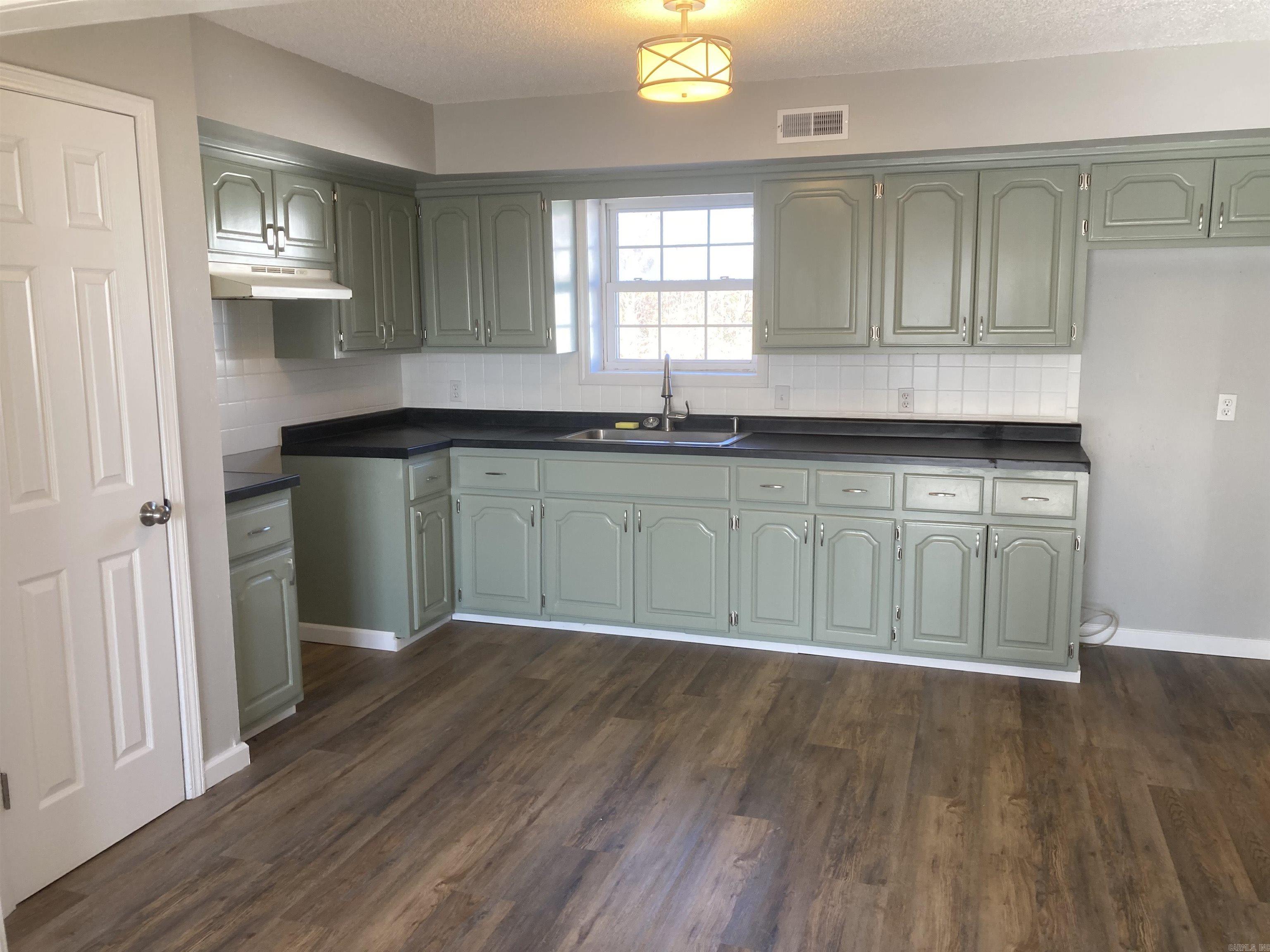 1056 E Maxine  Piggott, AR