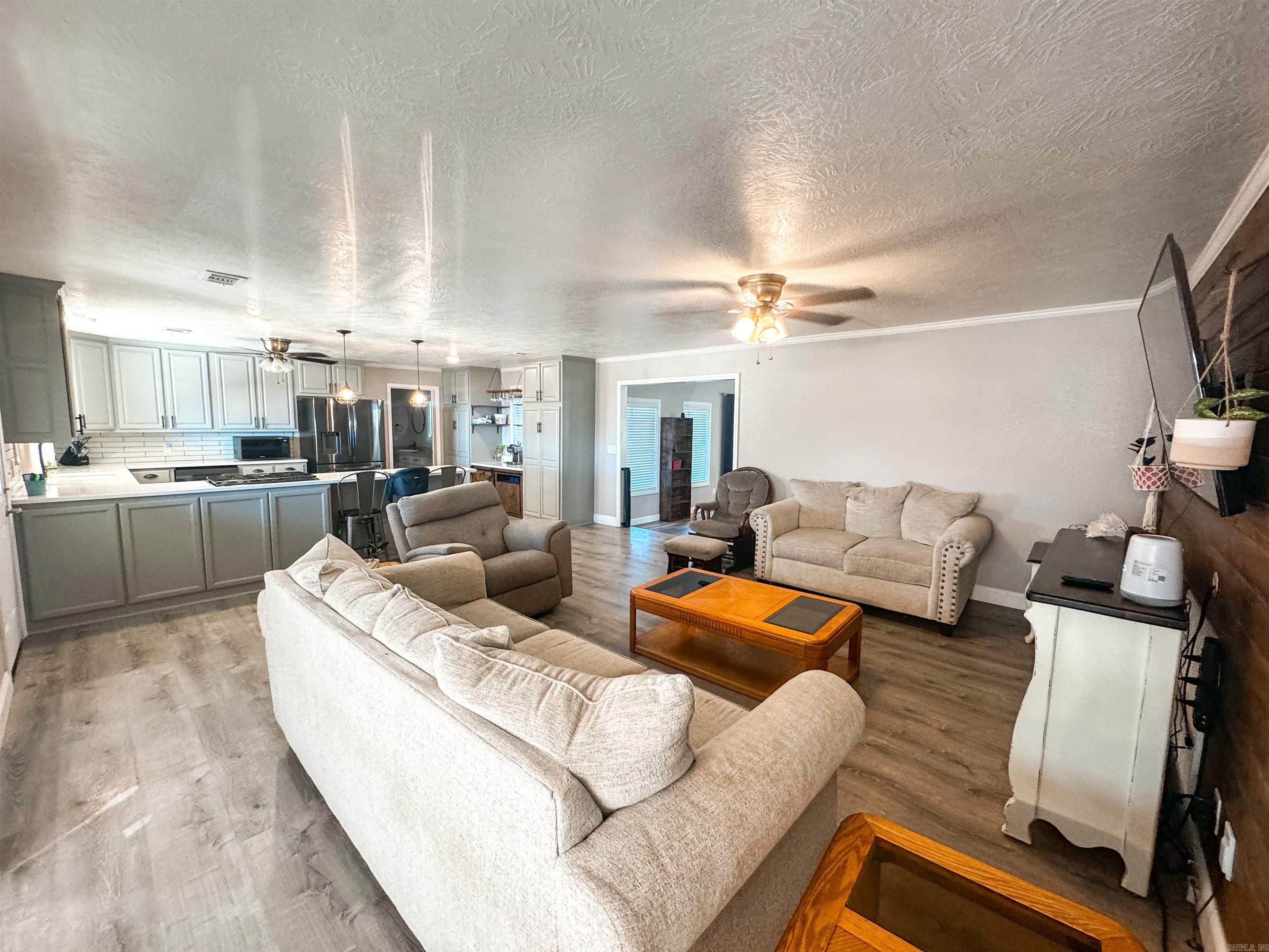 700  Floral Road  Pleasant Plains, AR