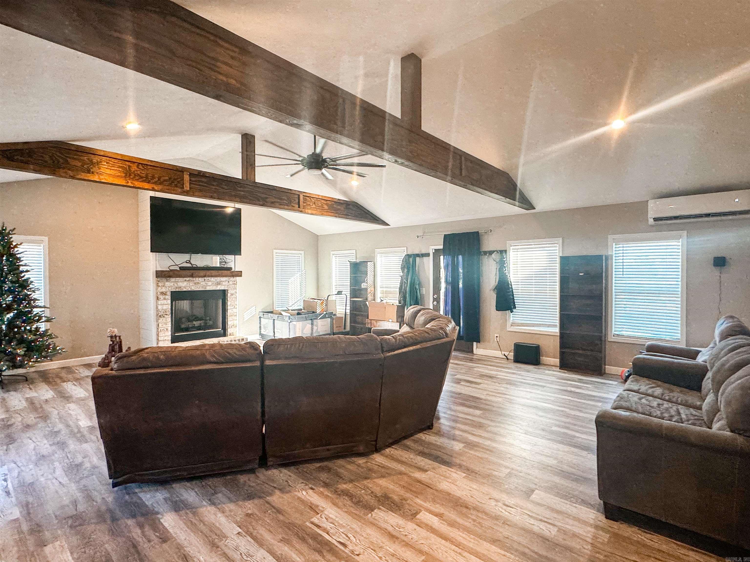 700  Floral Road  Pleasant Plains, AR