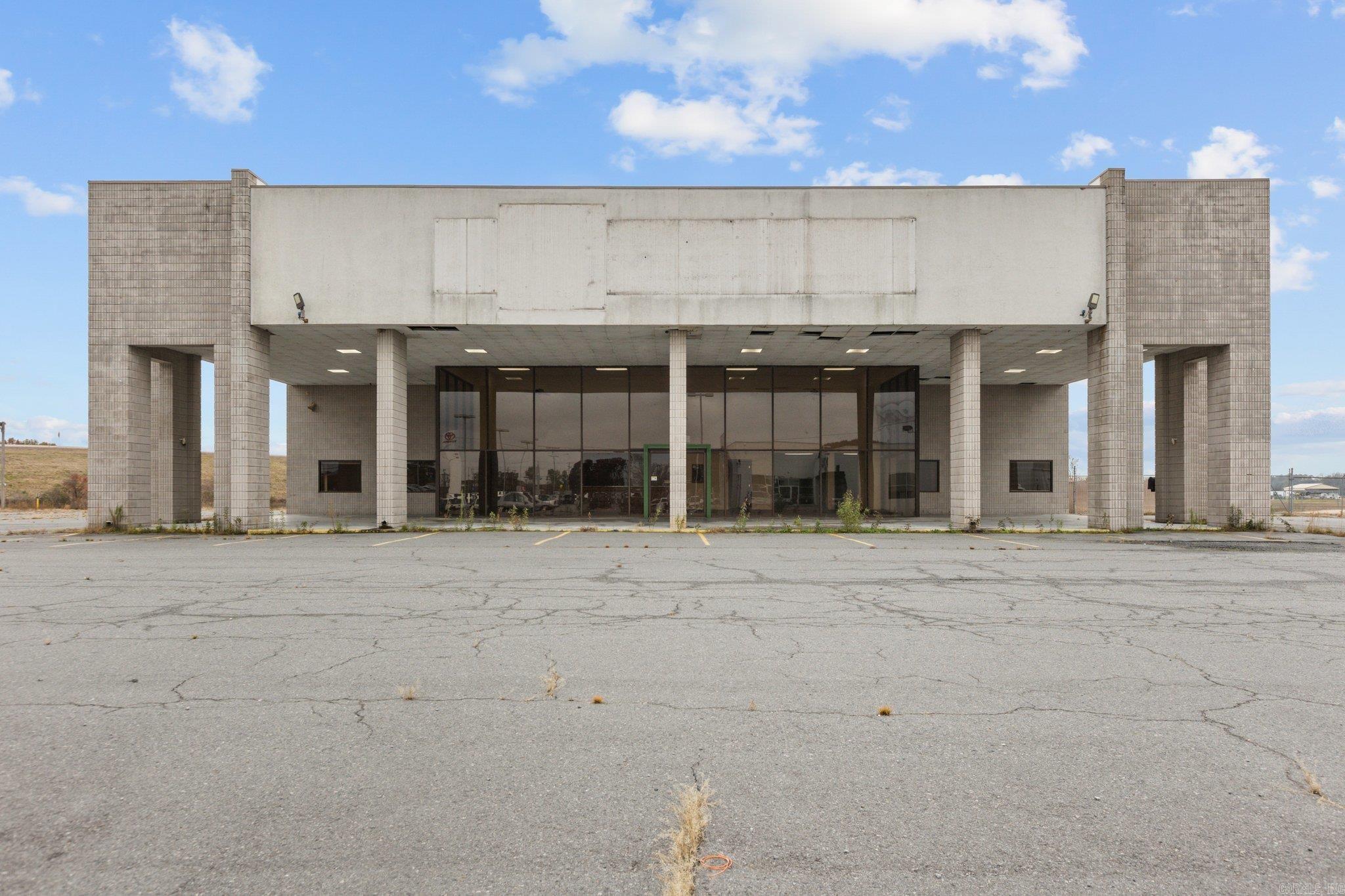 3110  AUTO Dr  Pine Bluff, AR