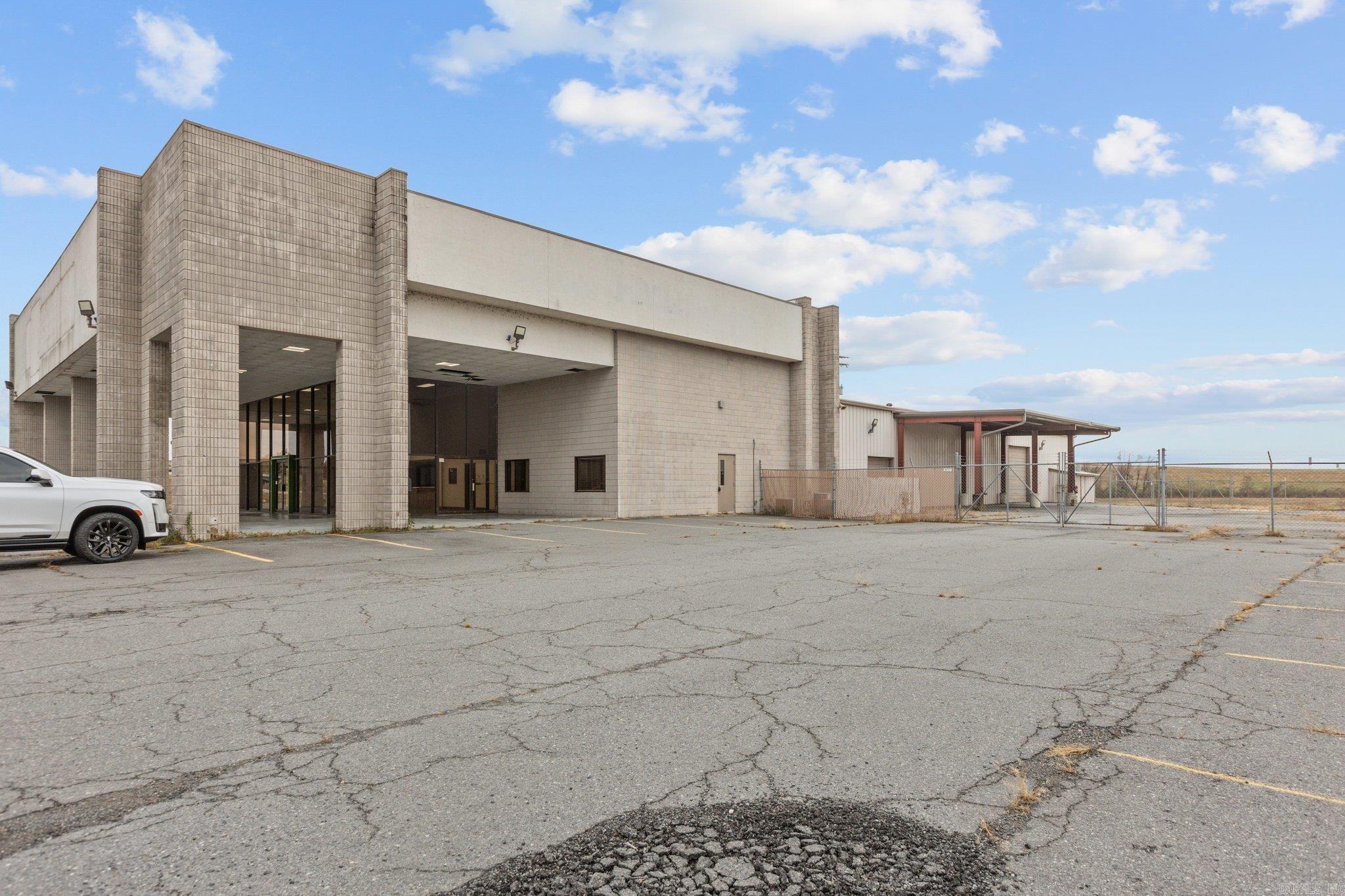3110  AUTO Dr  Pine Bluff, AR