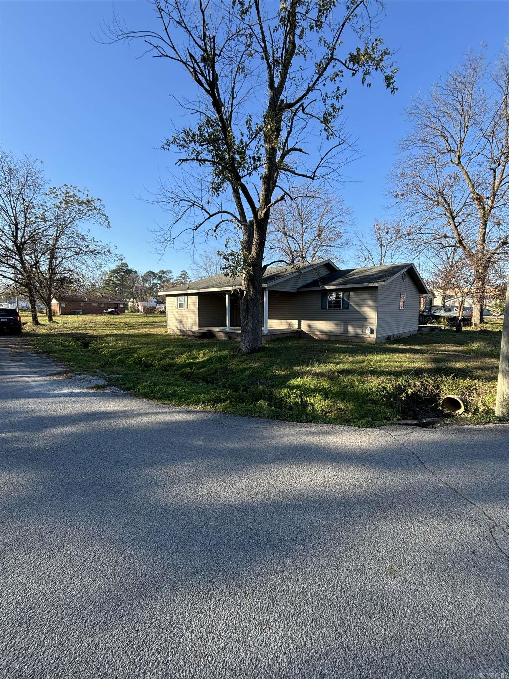 209 S 2nd  Marmaduke, AR