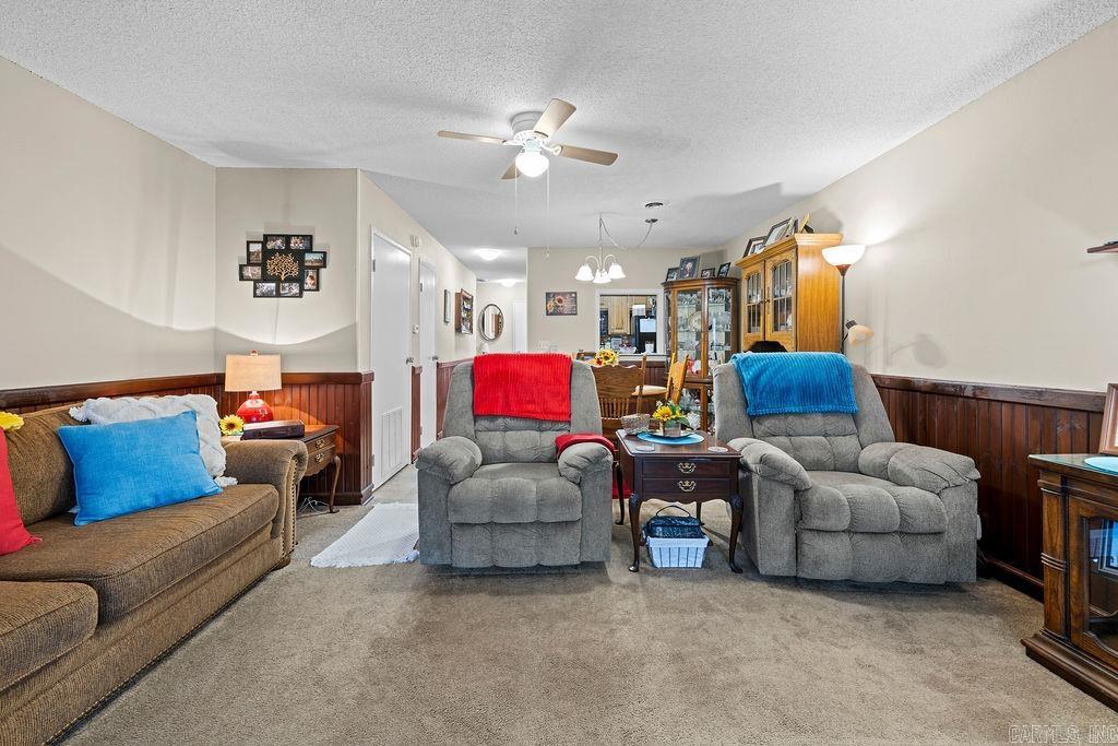 135  HILLVIEW  Fairfield, AR
