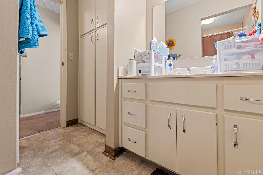 135  HILLVIEW  Fairfield, AR