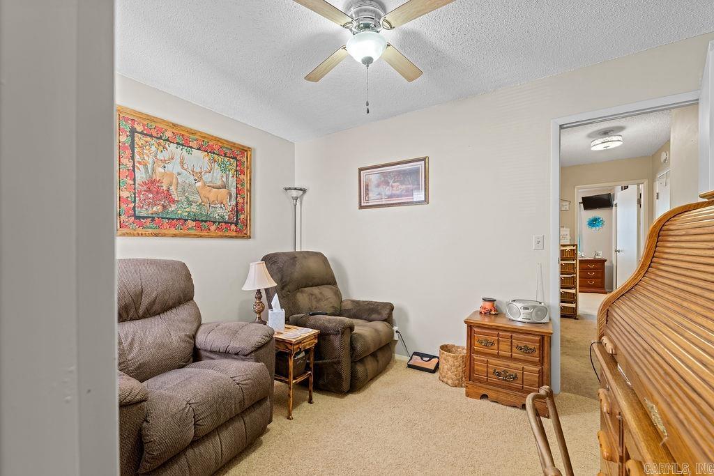 135  HILLVIEW  Fairfield, AR