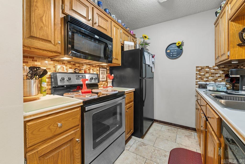135  HILLVIEW  Fairfield, AR