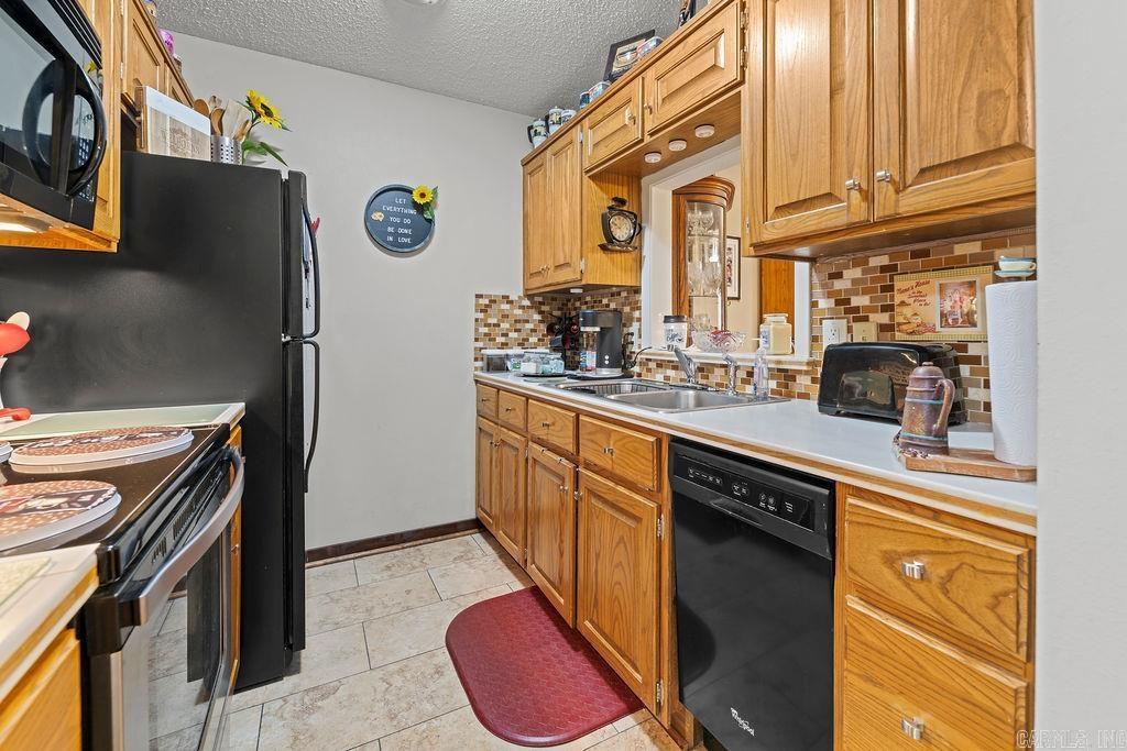 135  HILLVIEW  Fairfield, AR