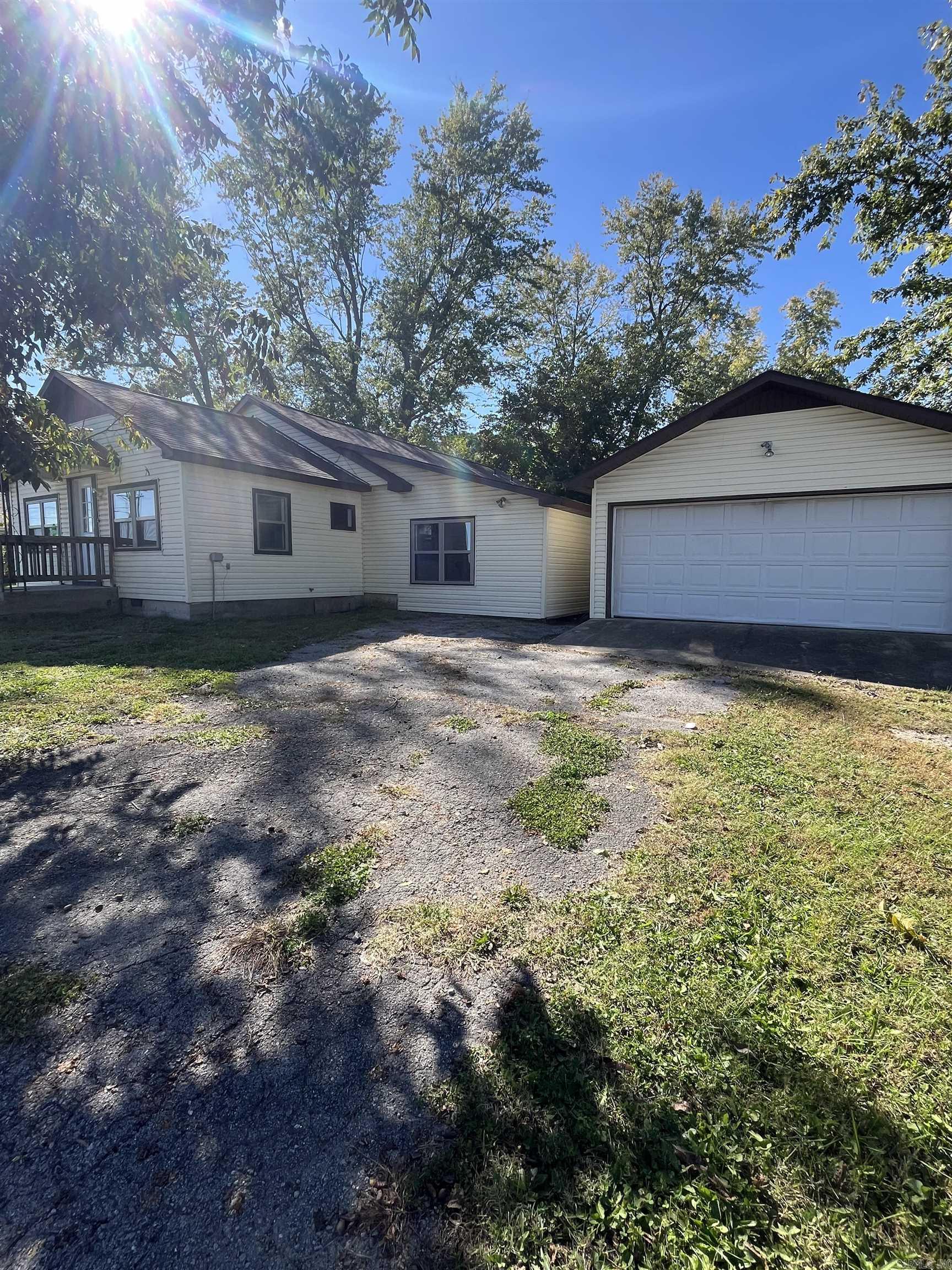 31  Hwy 223 S  Viola, AR