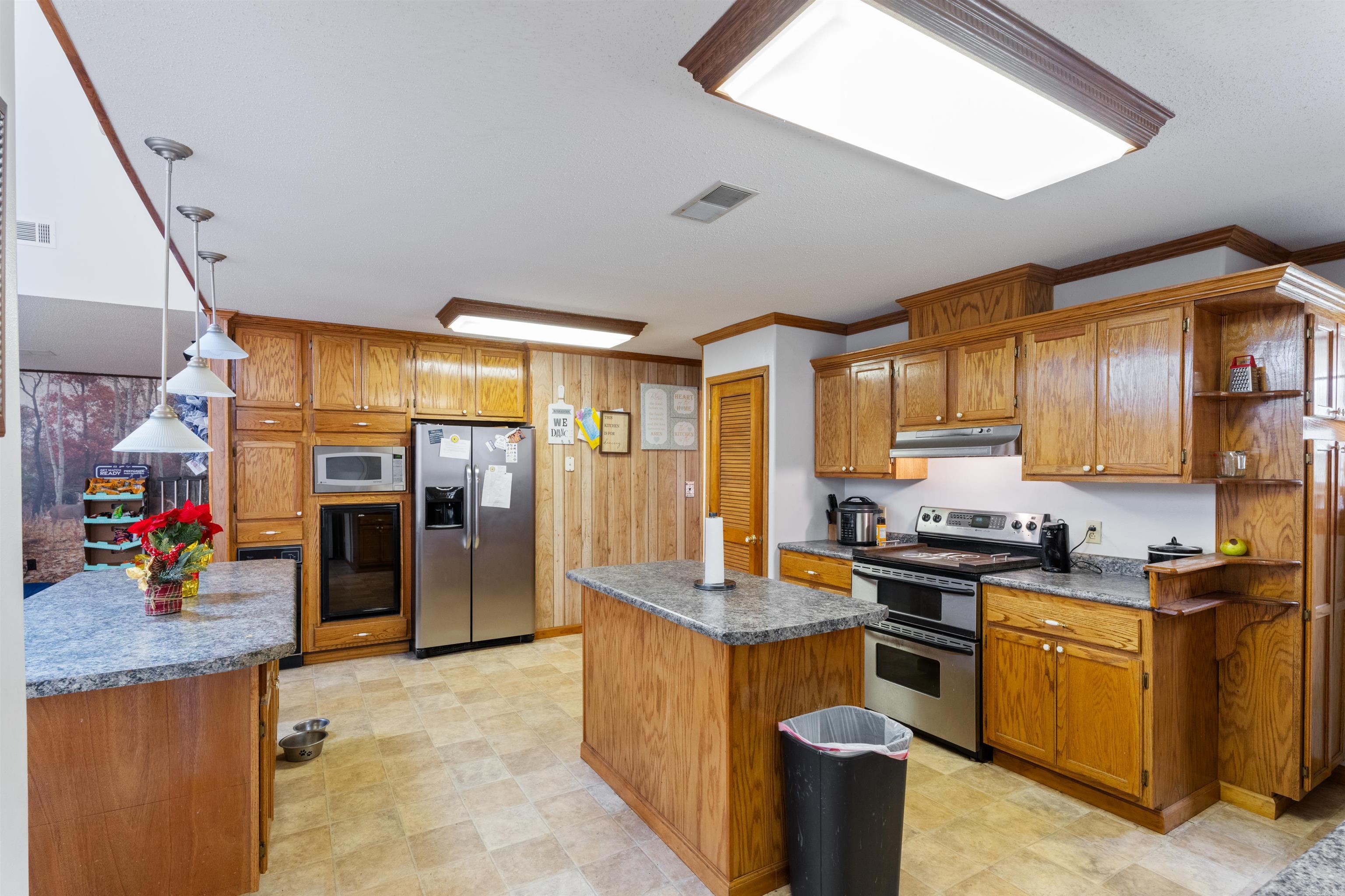 8200  Presidents  Pine Bluff, AR
