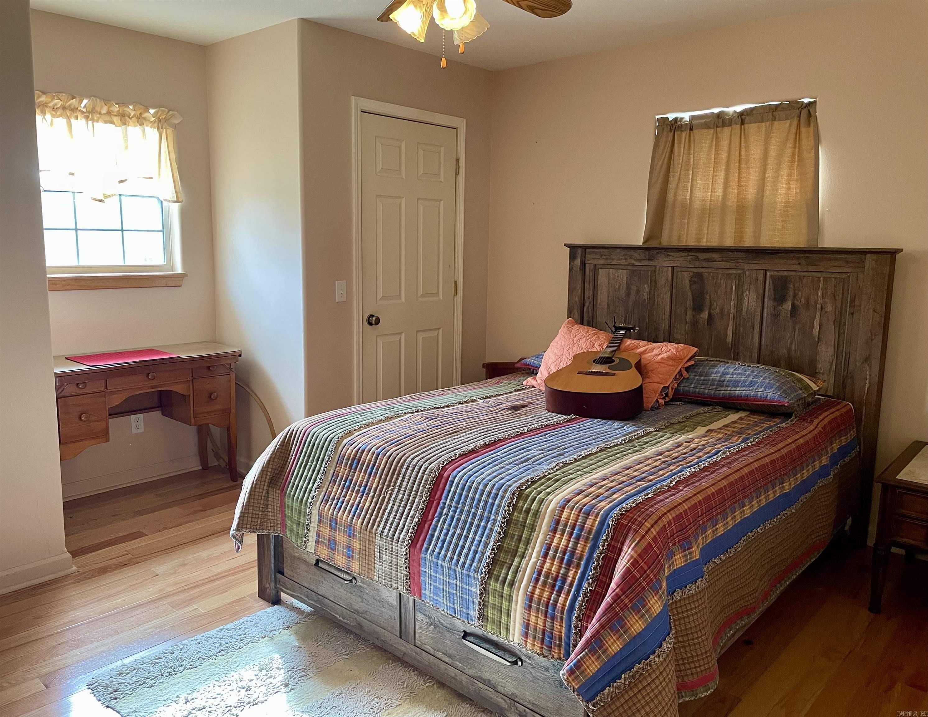 1000 Clarence St  Mountain View, AR