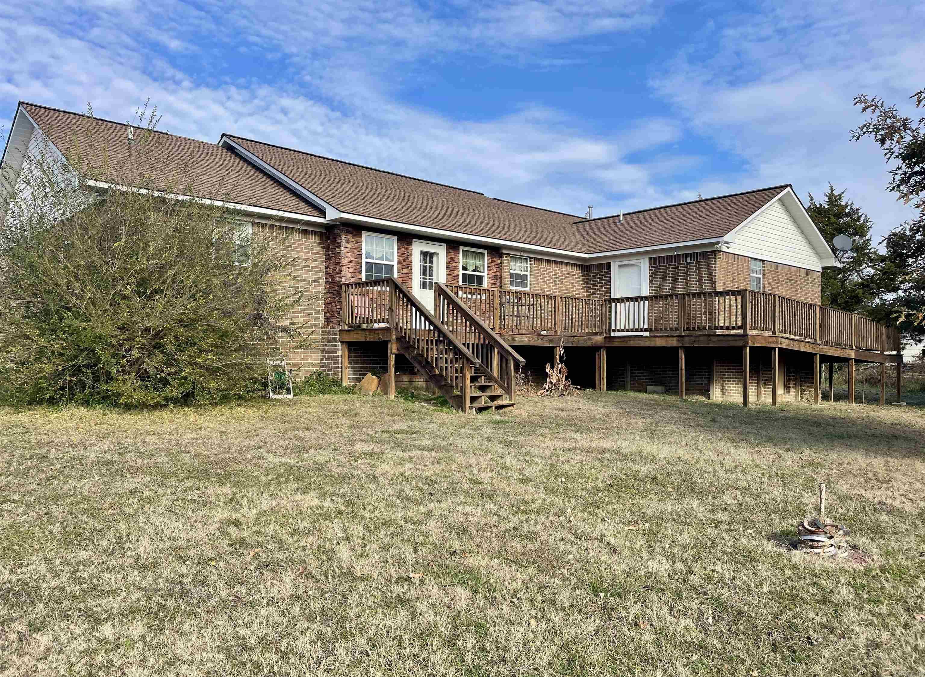 1000 Clarence St  Mountain View, AR
