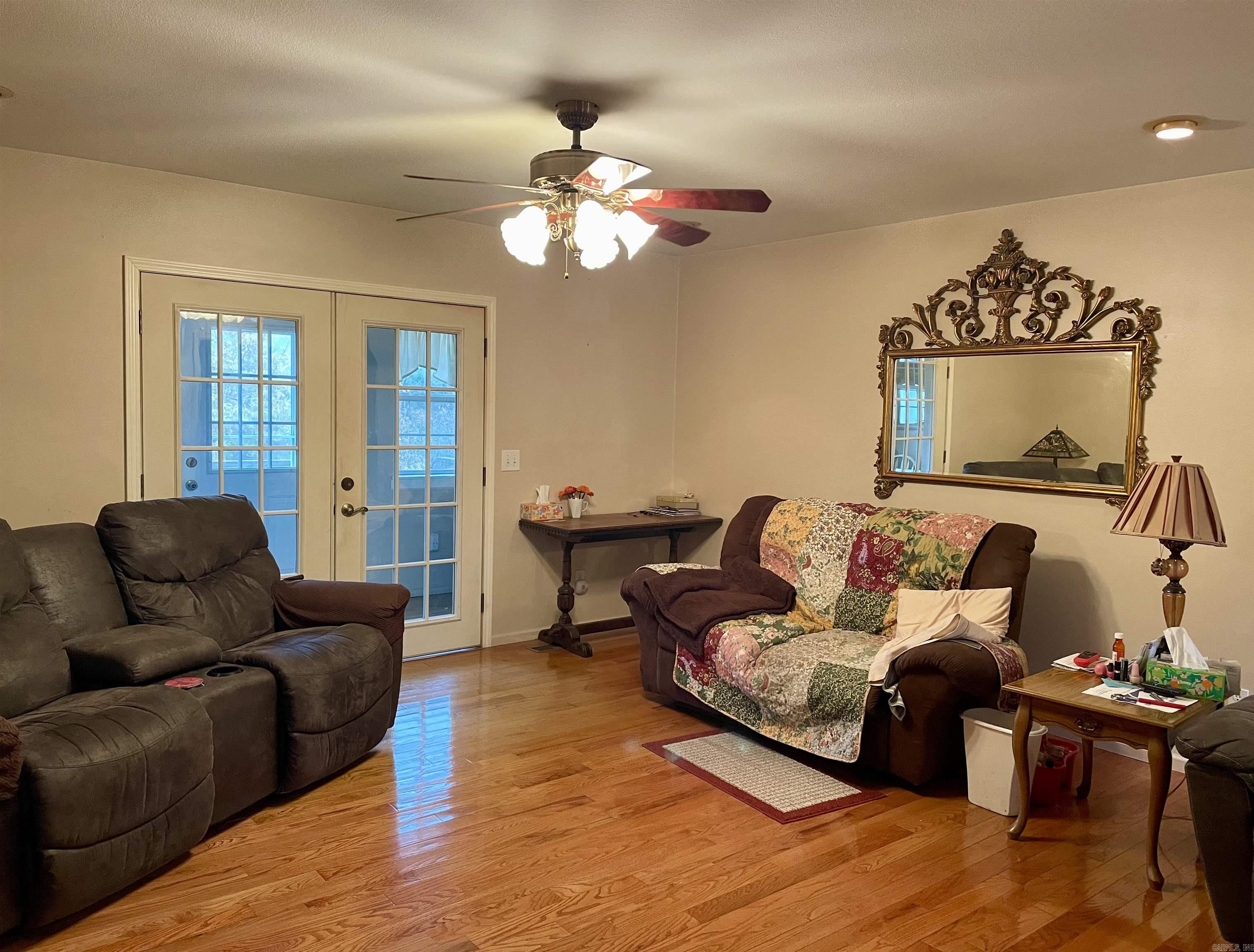 1000 Clarence St  Mountain View, AR