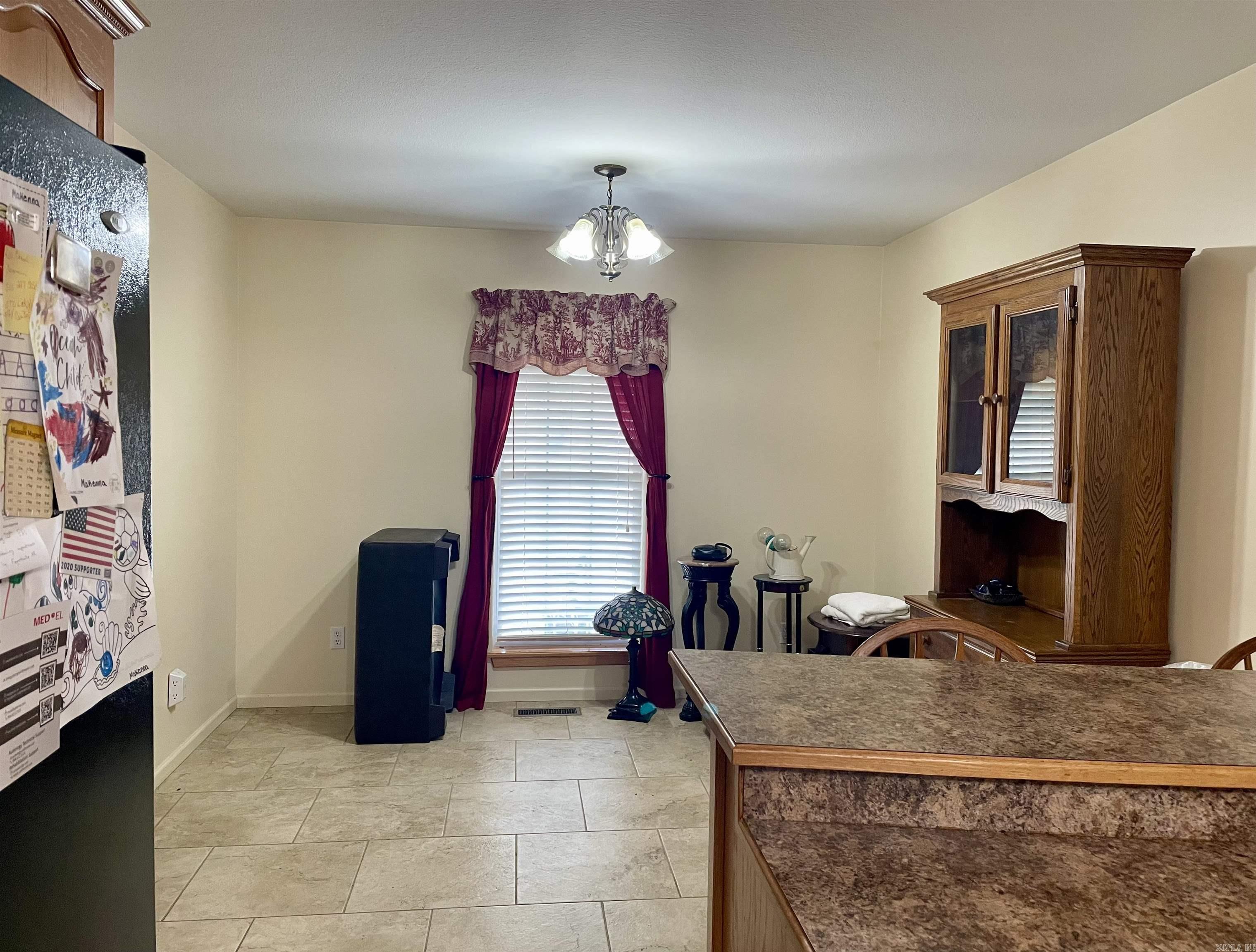 1000 Clarence St  Mountain View, AR