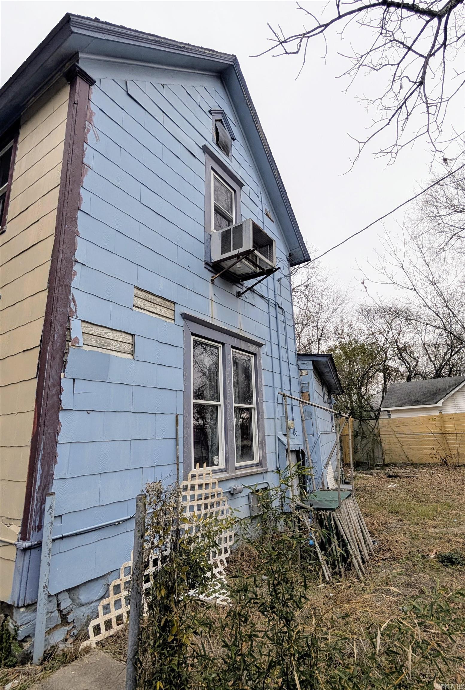 1122  Janssen  Mena, AR