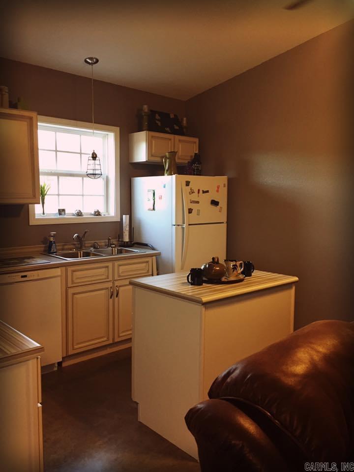 8447  Elizabeth  Viola, AR