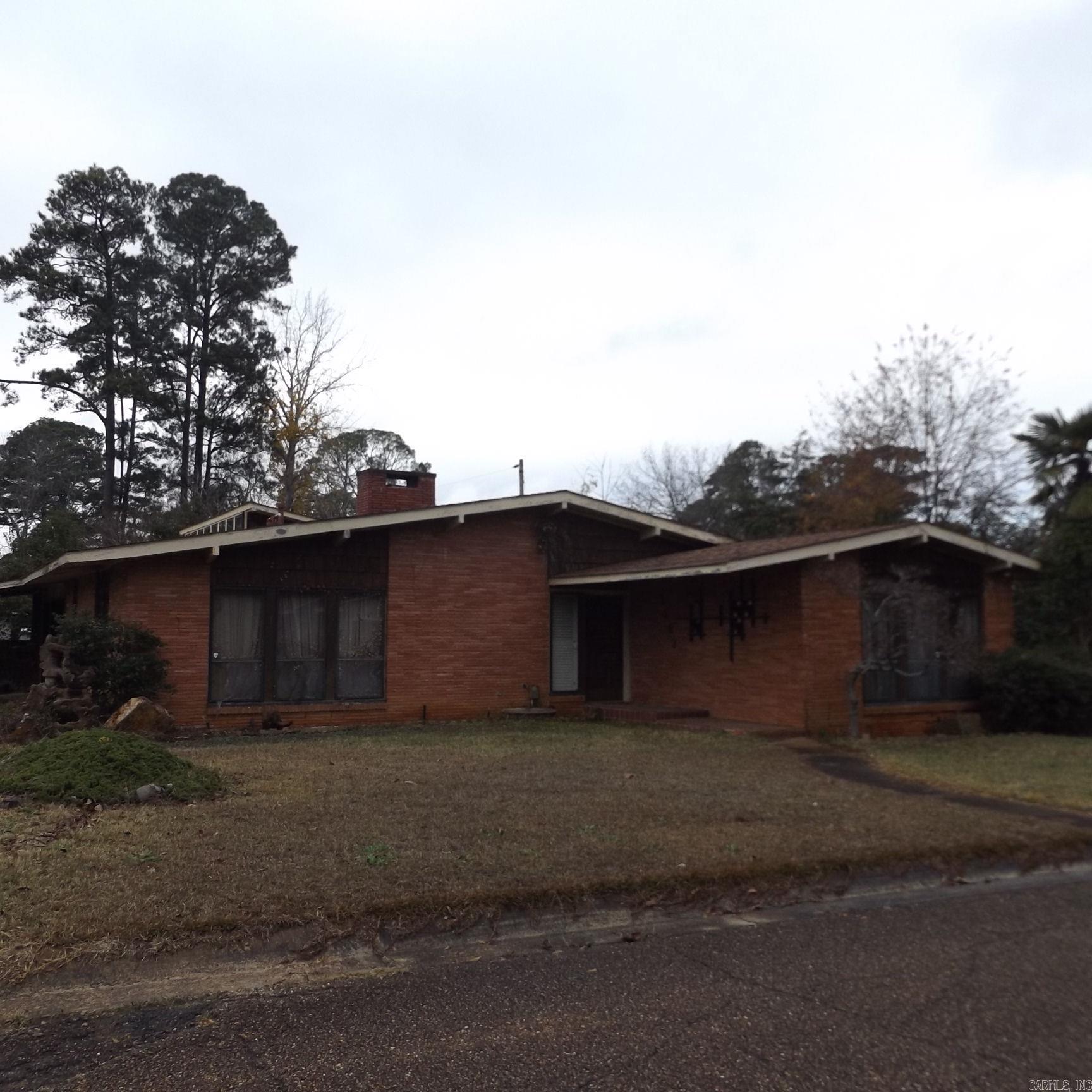 1507  Lacari  Magnolia, AR