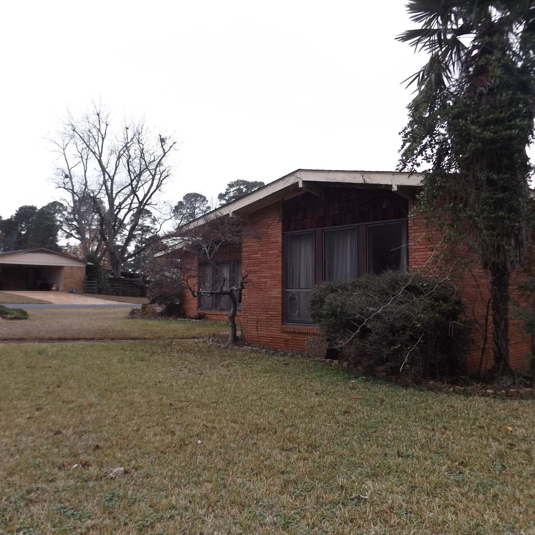 1507  Lacari  Magnolia, AR