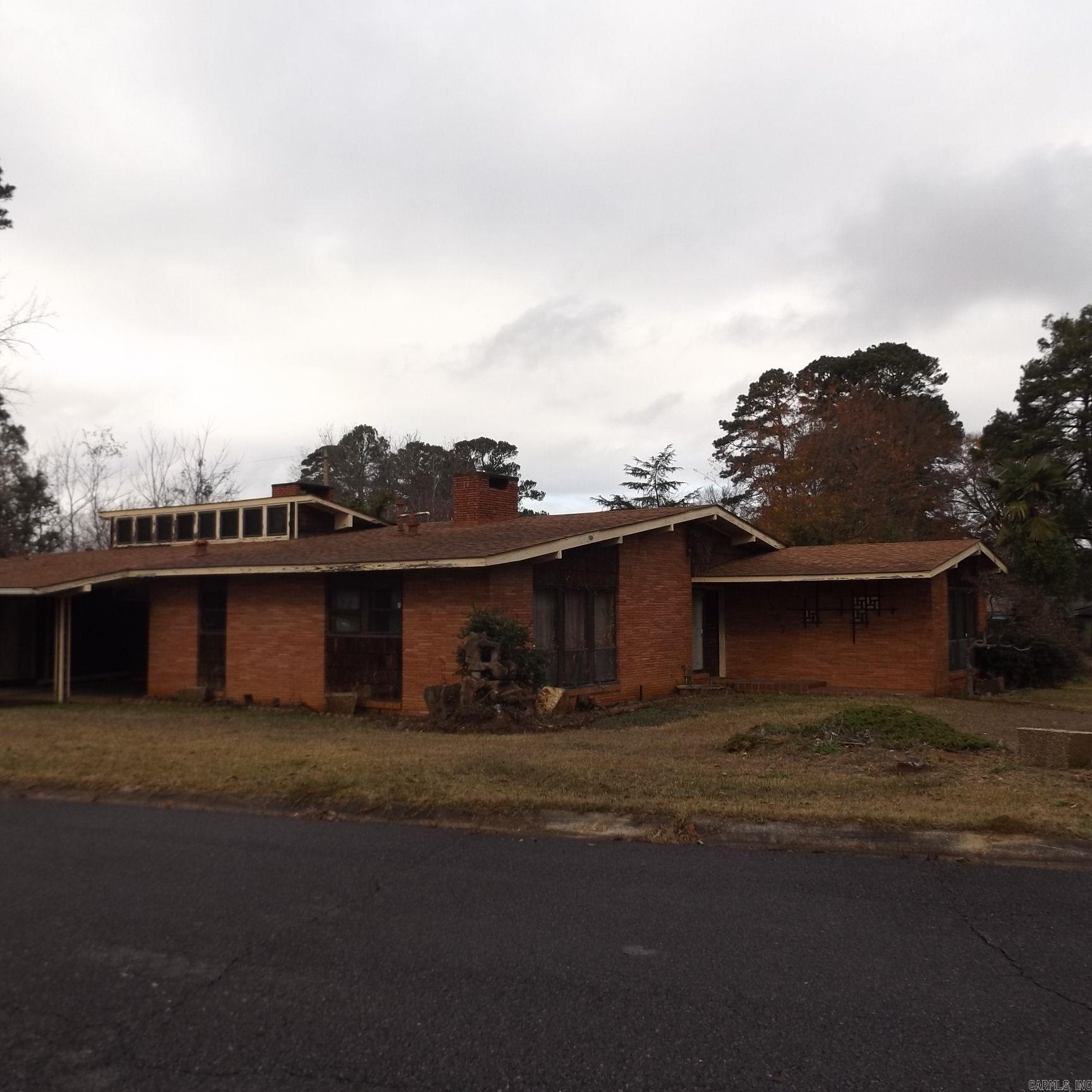 1507  Lacari  Magnolia, AR