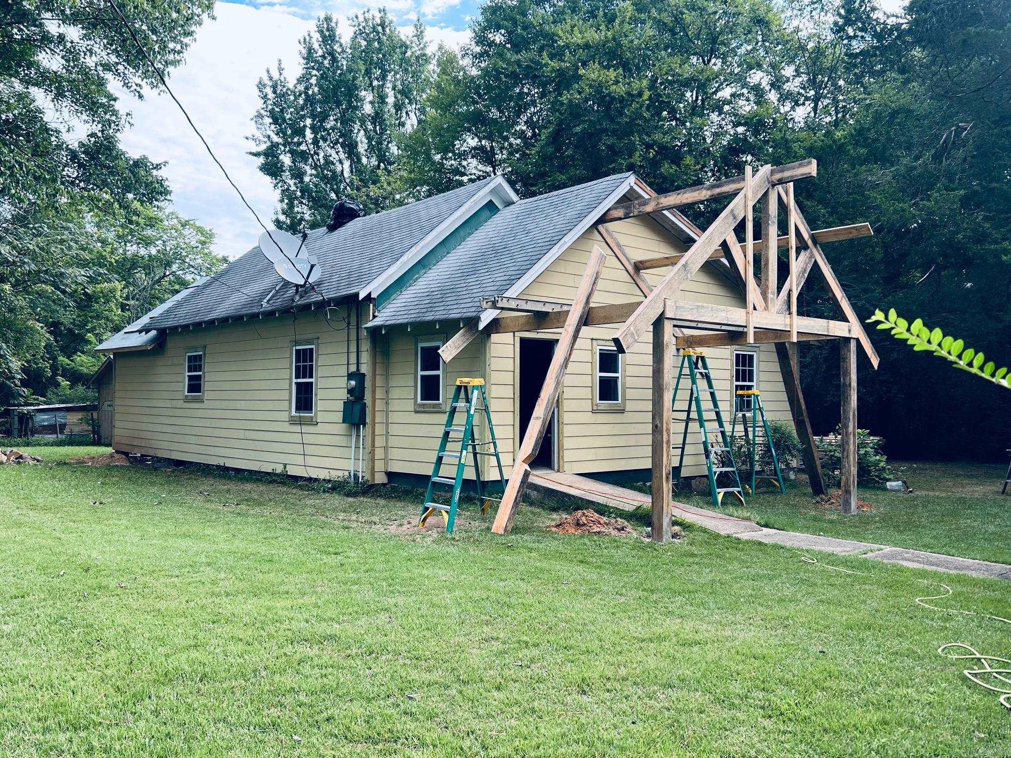 209 Ridge Ave  Mena, AR