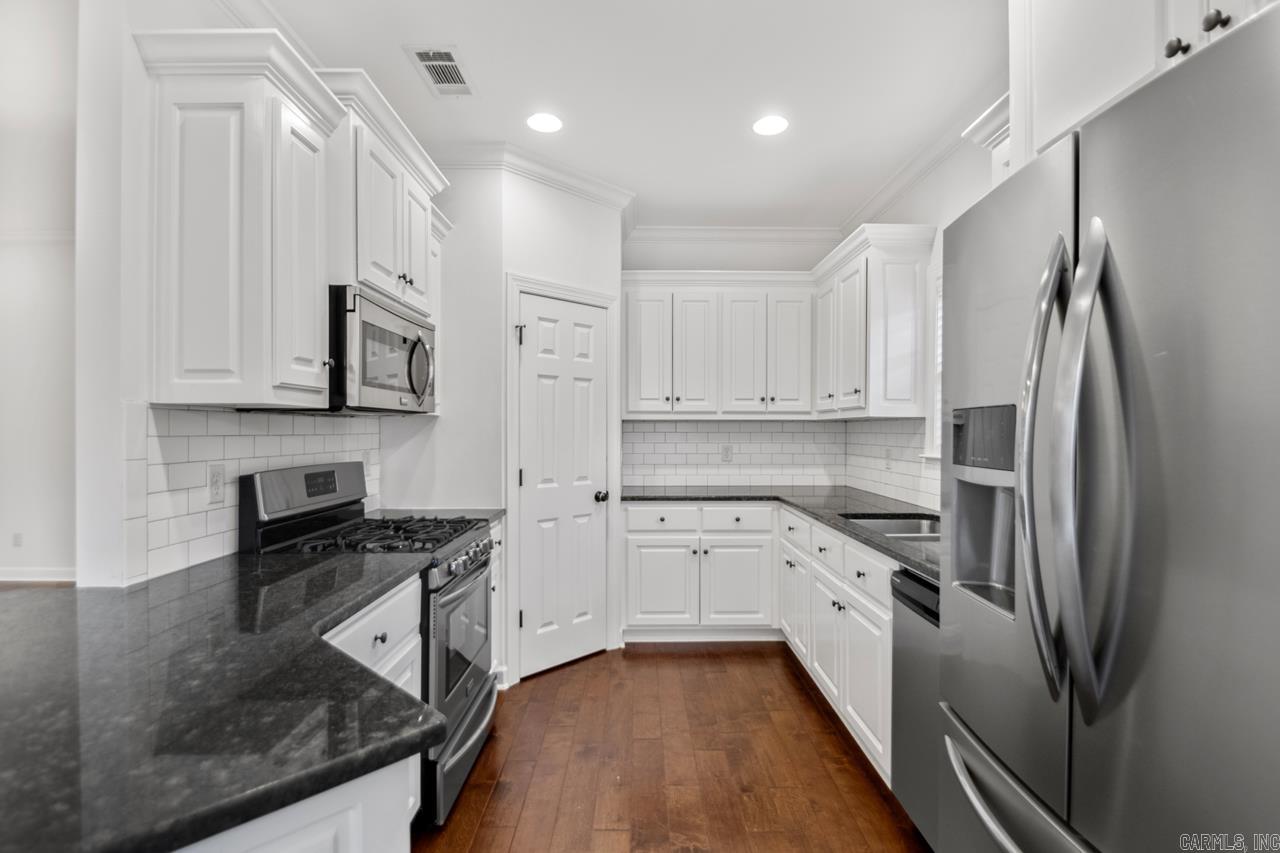 26  Valletta  Little Rock, AR