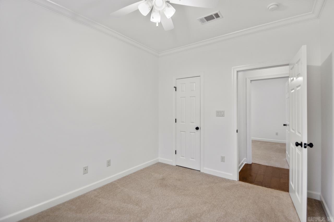 26  Valletta  Little Rock, AR