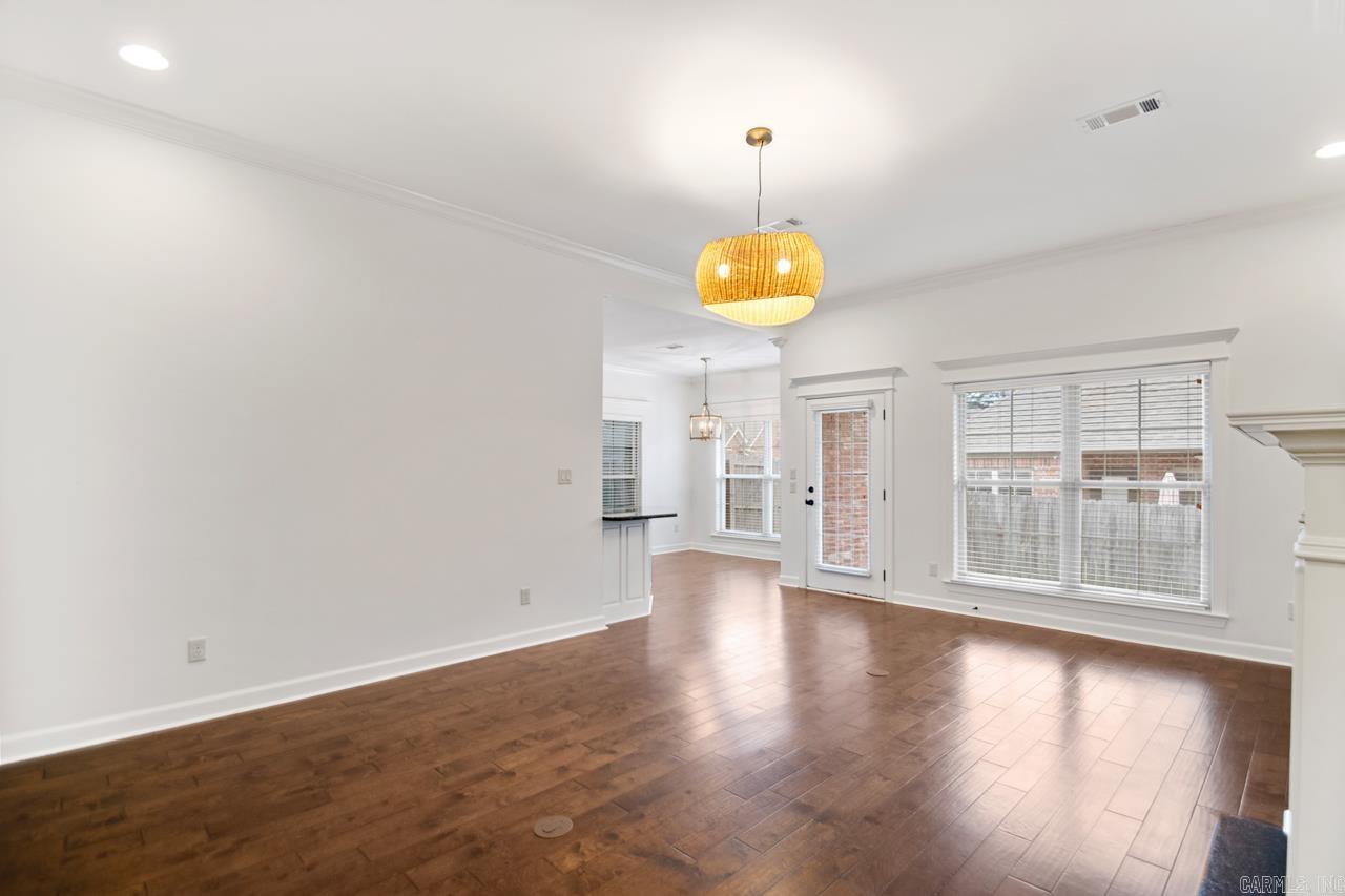 26  Valletta  Little Rock, AR