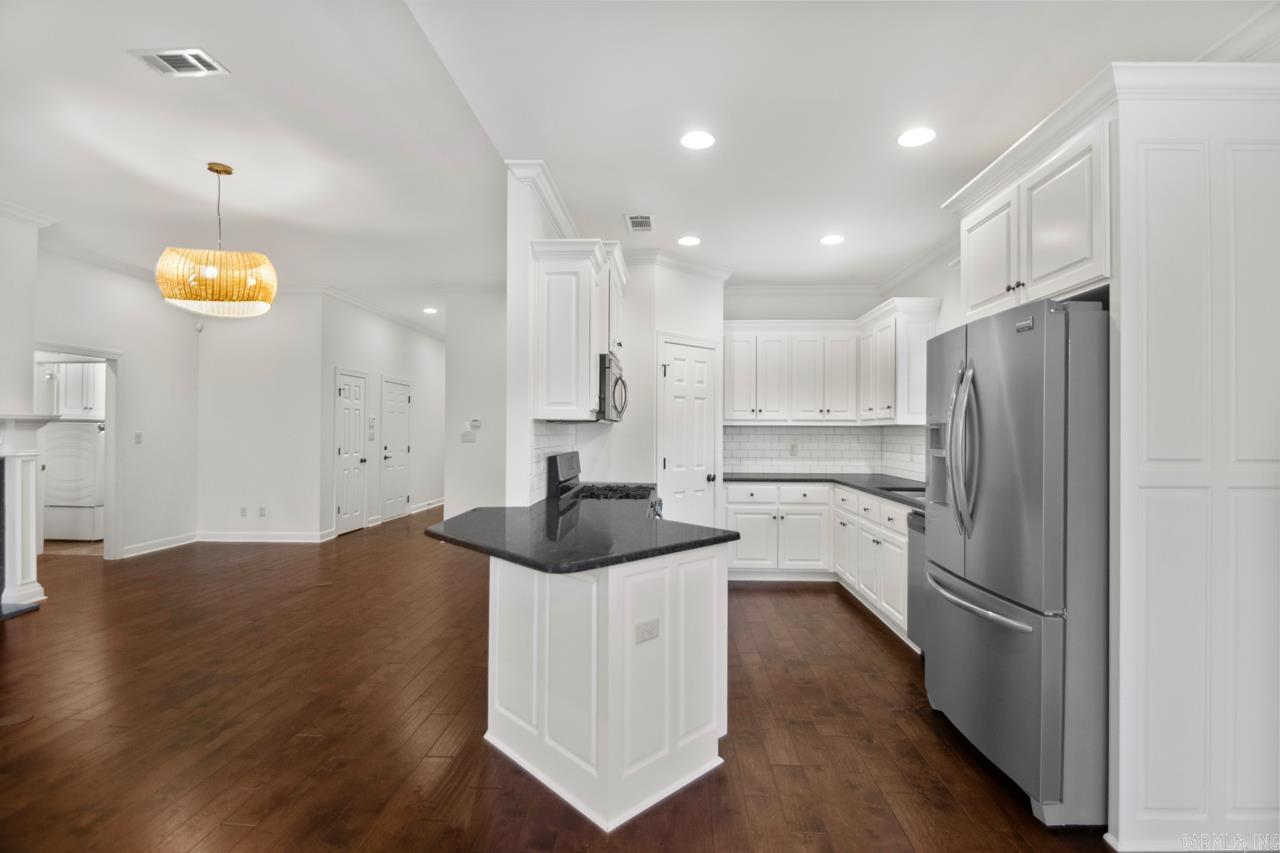 26  Valletta  Little Rock, AR