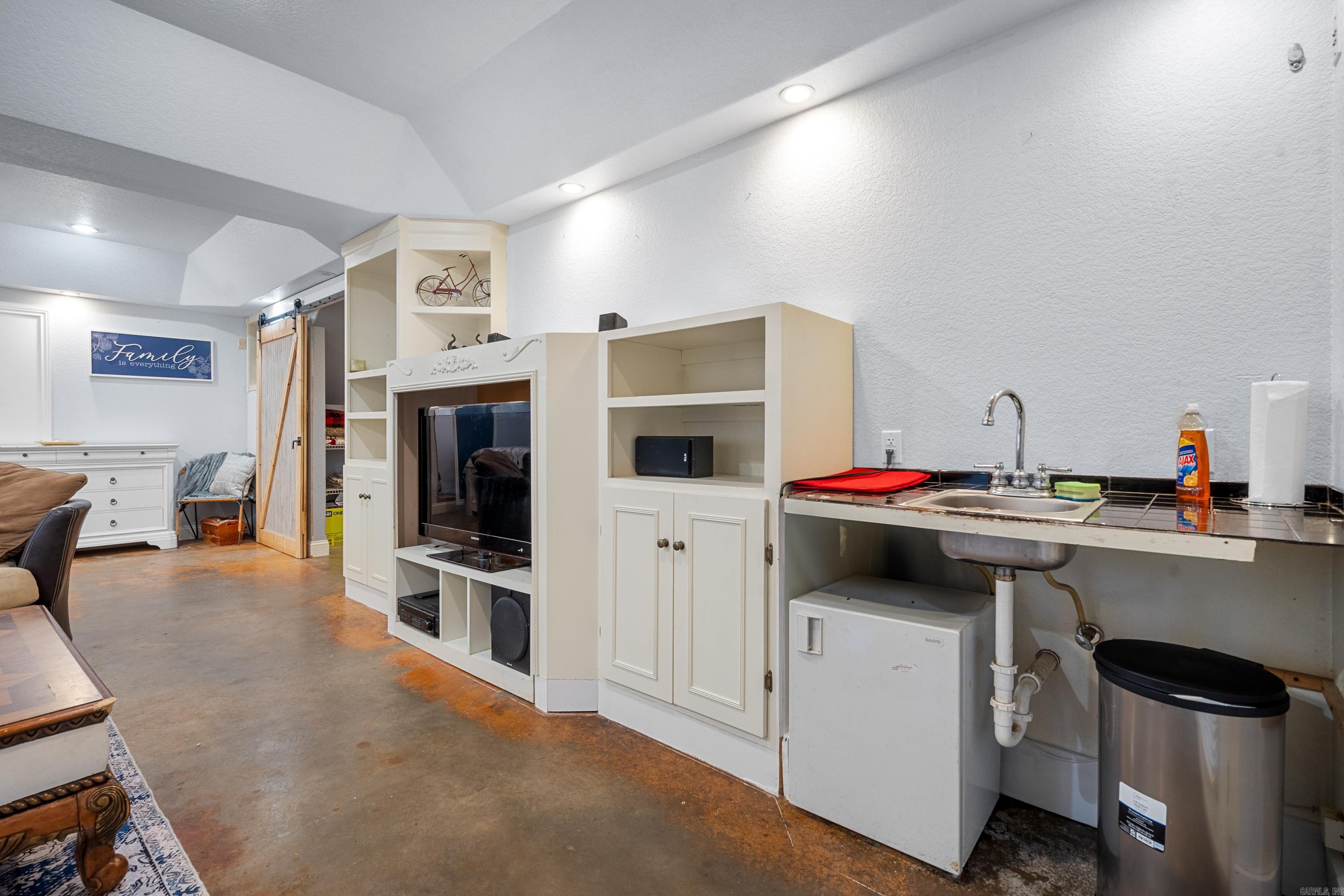 209  Charteroak  Hot Springs, AR
