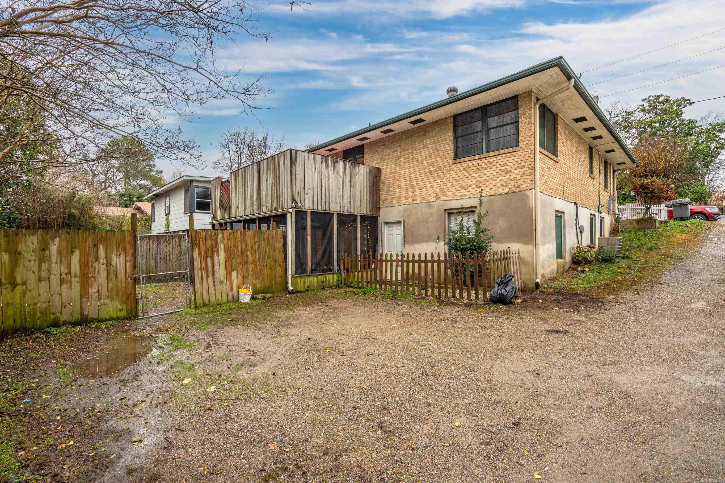 209  Charteroak  Hot Springs, AR