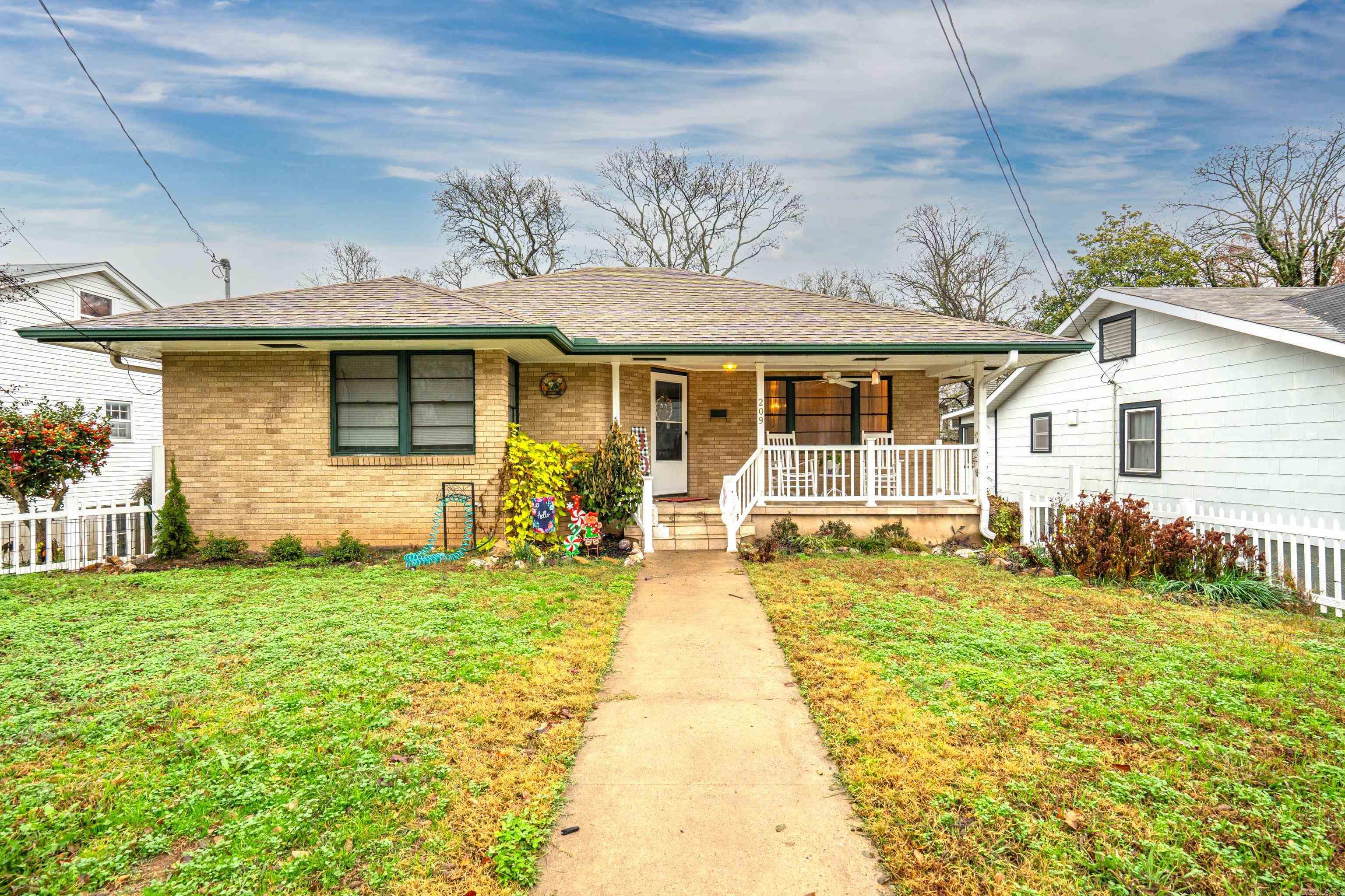 209  Charteroak  Hot Springs, AR