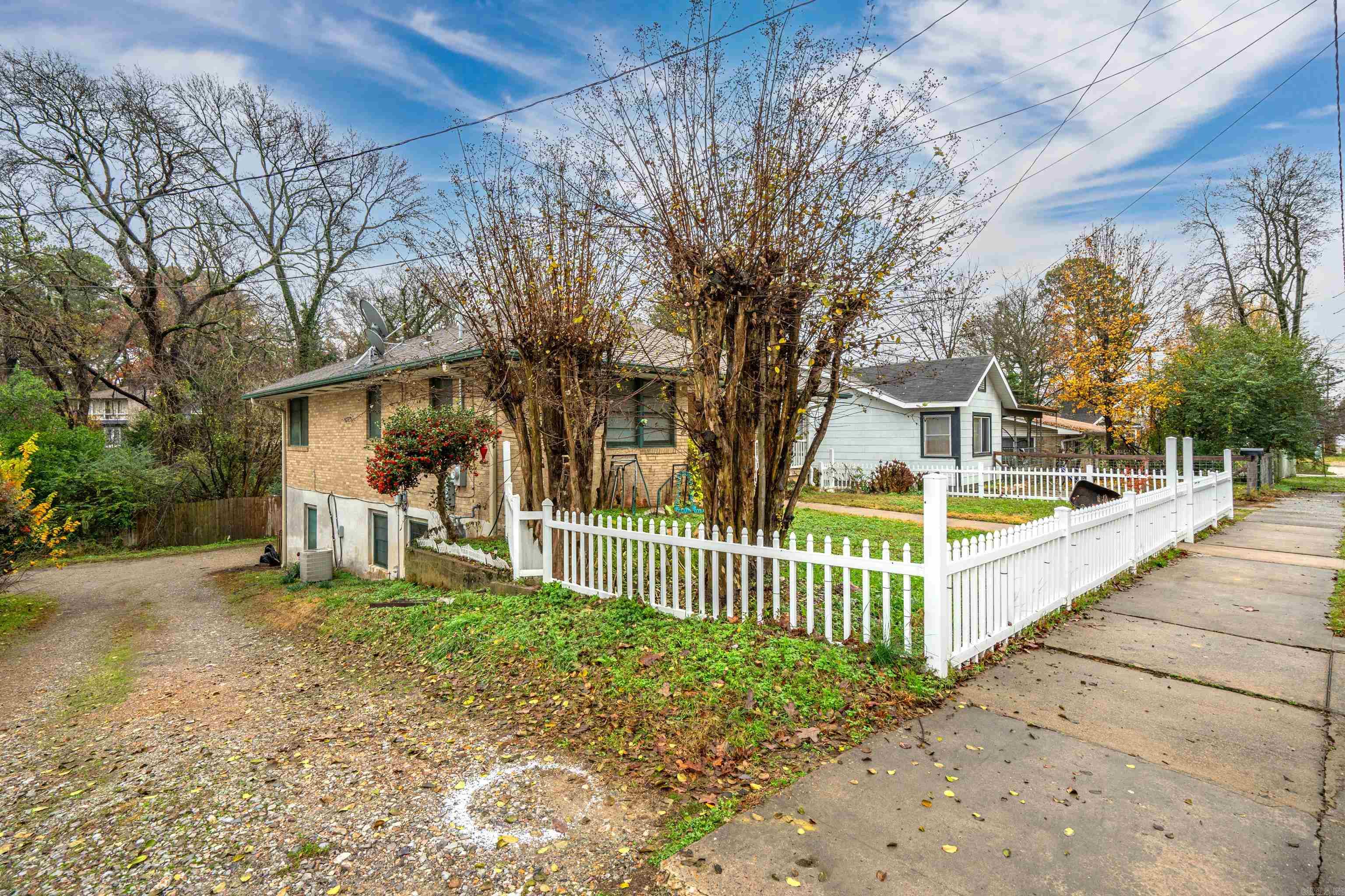 209  Charteroak  Hot Springs, AR