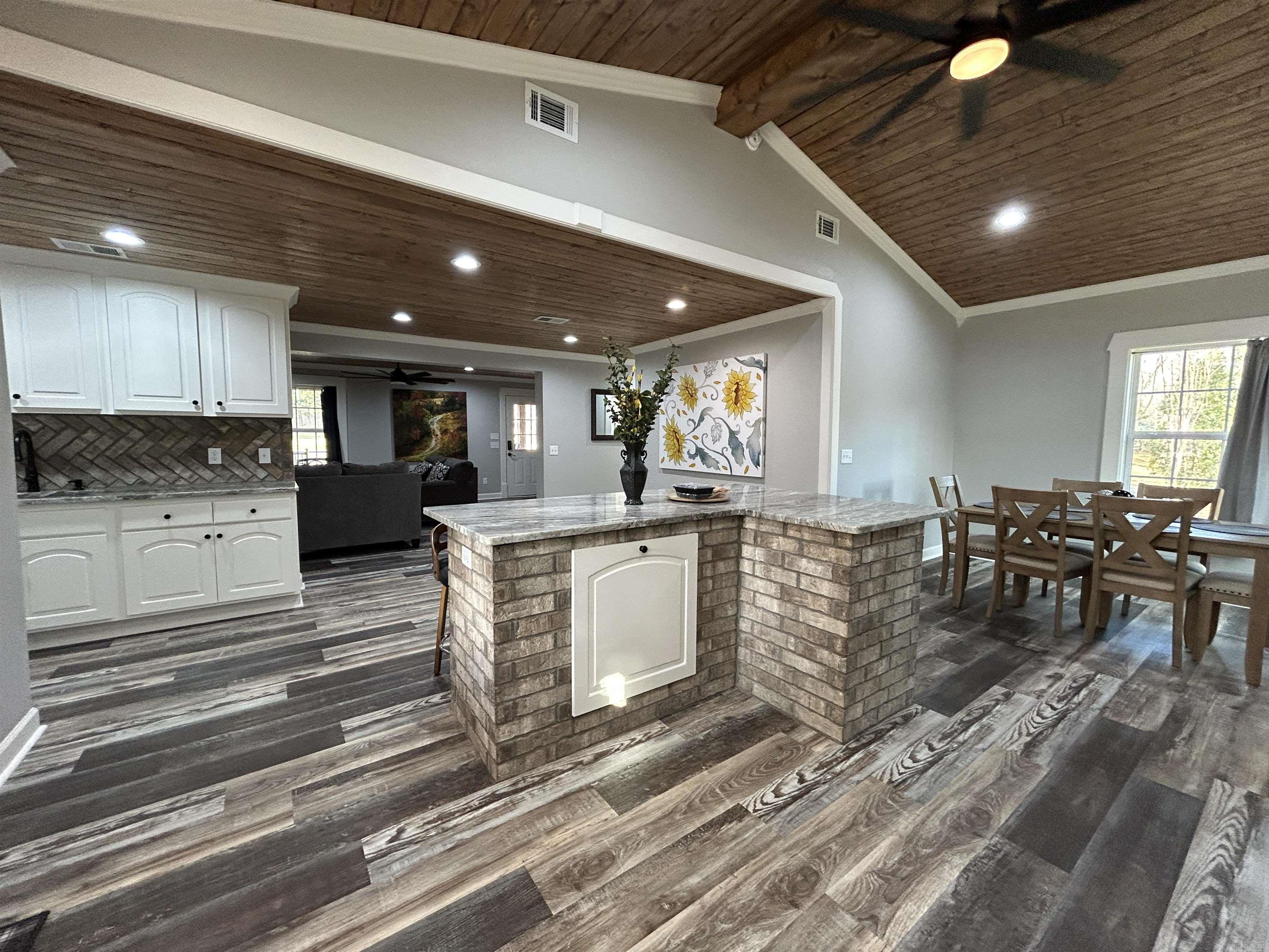 1001  Blackoak  Heber Springs, AR