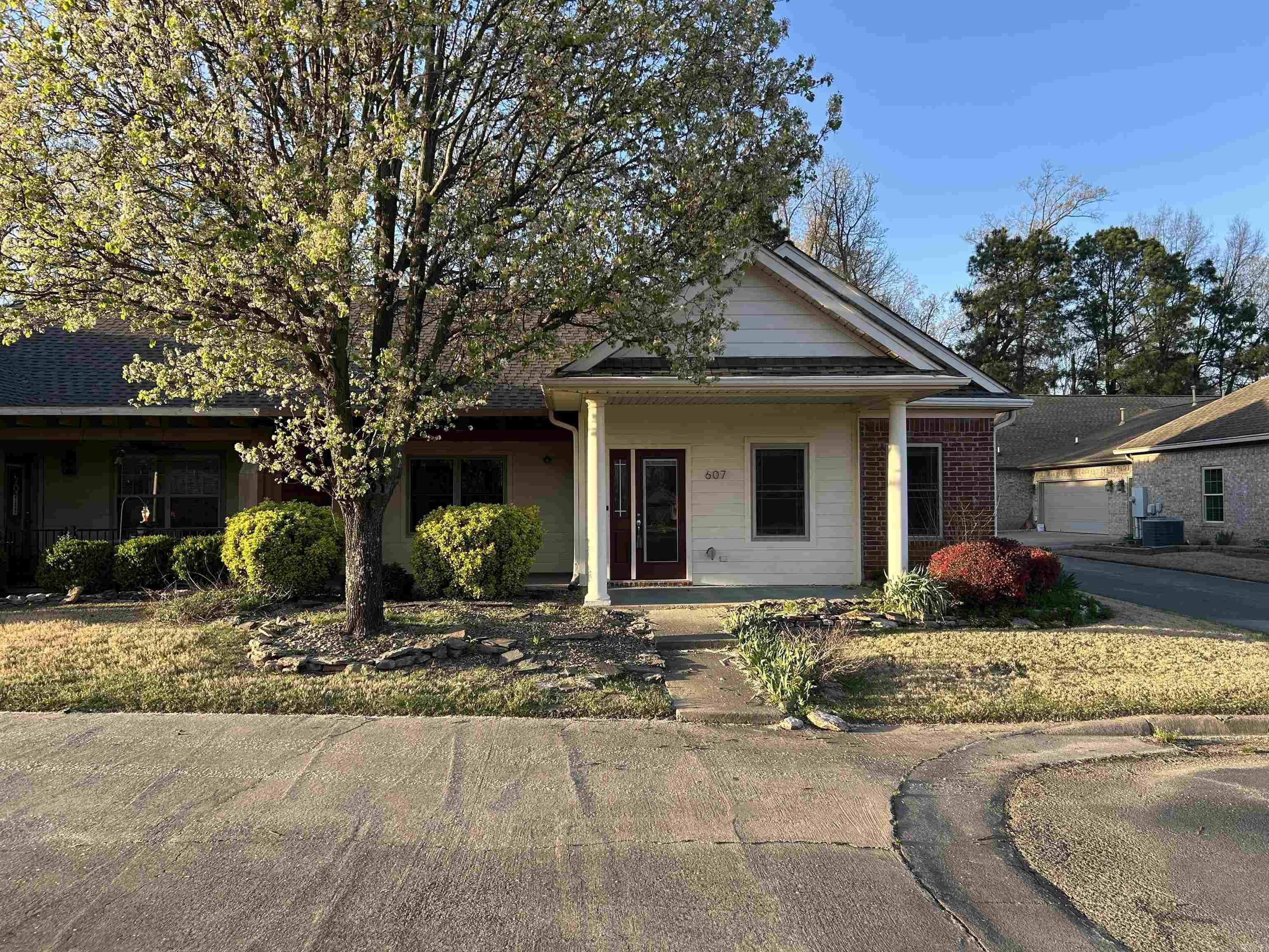 607 Stagecoach Village Circle