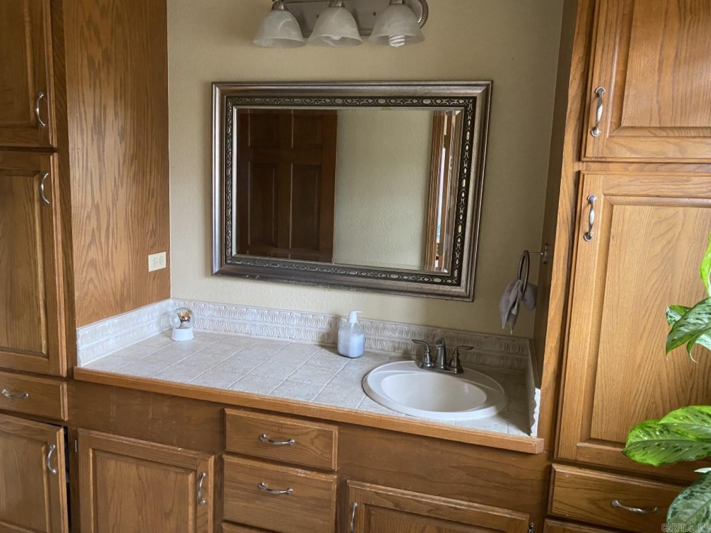 2450 Laticana Camden, AR 71701
